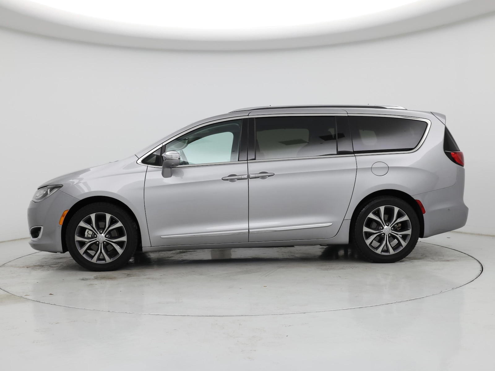2017 Chrysler Pacifica Limited - Photo 4