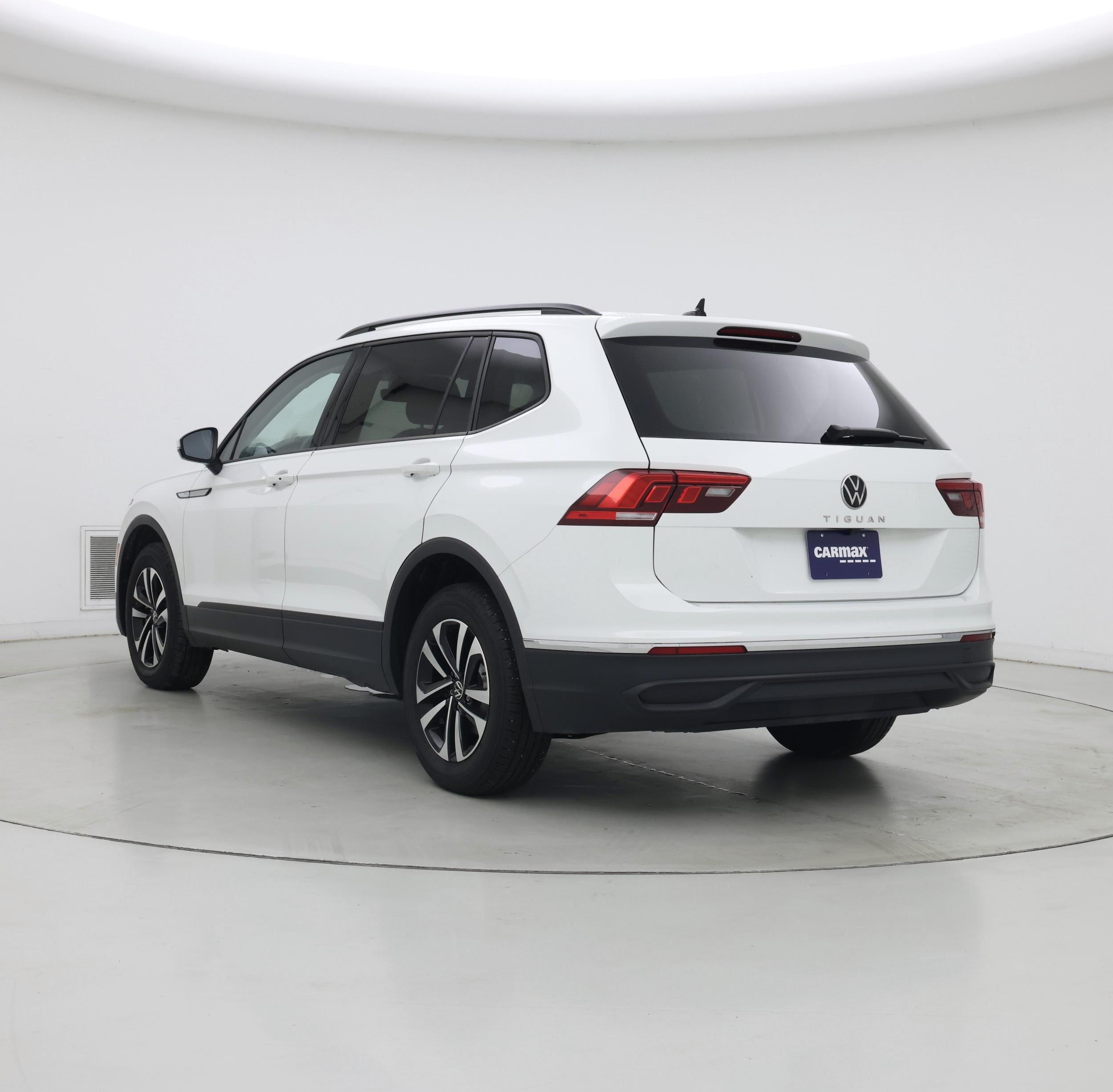 Thumbnail: 2024 Volkswagen Tiguan - 2