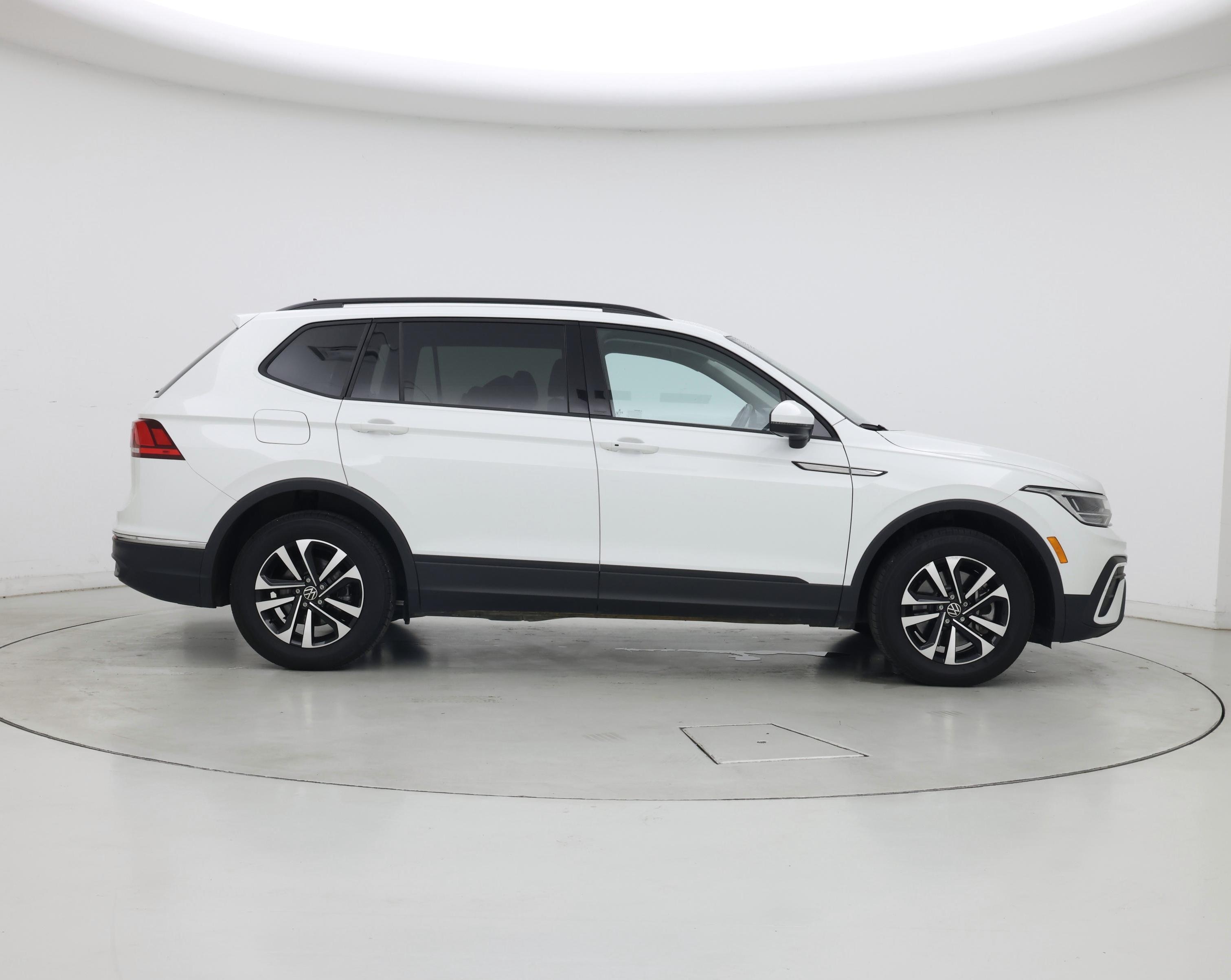 Thumbnail: 2024 Volkswagen Tiguan - 7