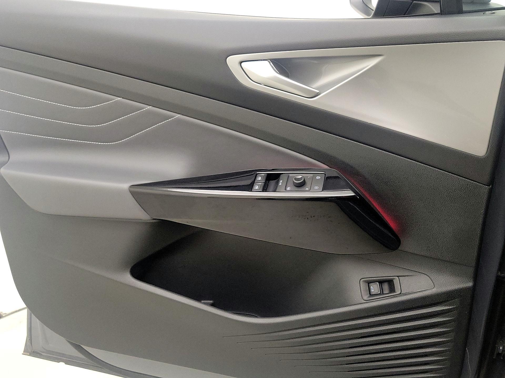 Thumbnail: 2023 Volkswagen ID.4 - 12