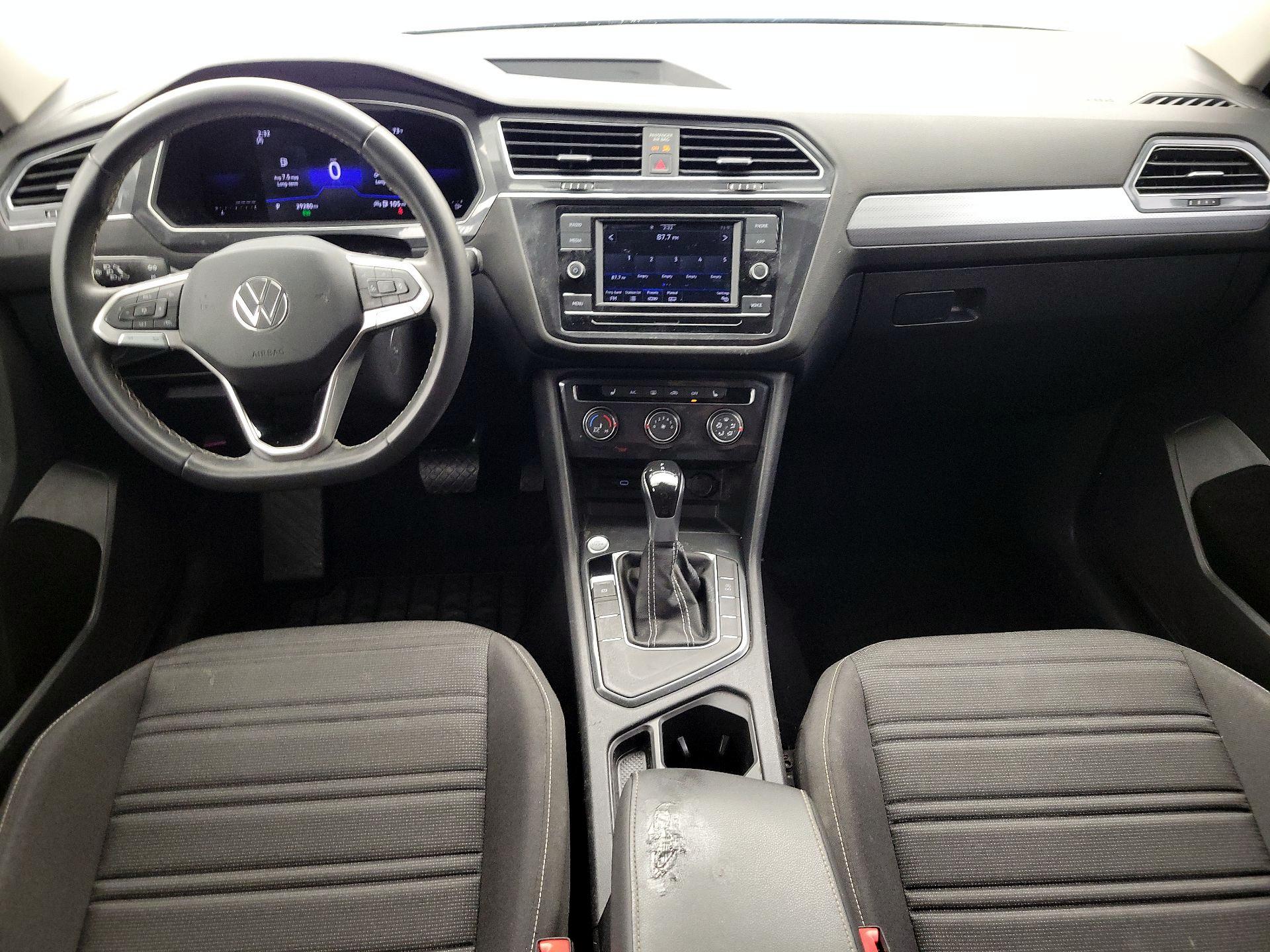Thumbnail: 2023 Volkswagen Tiguan - 9