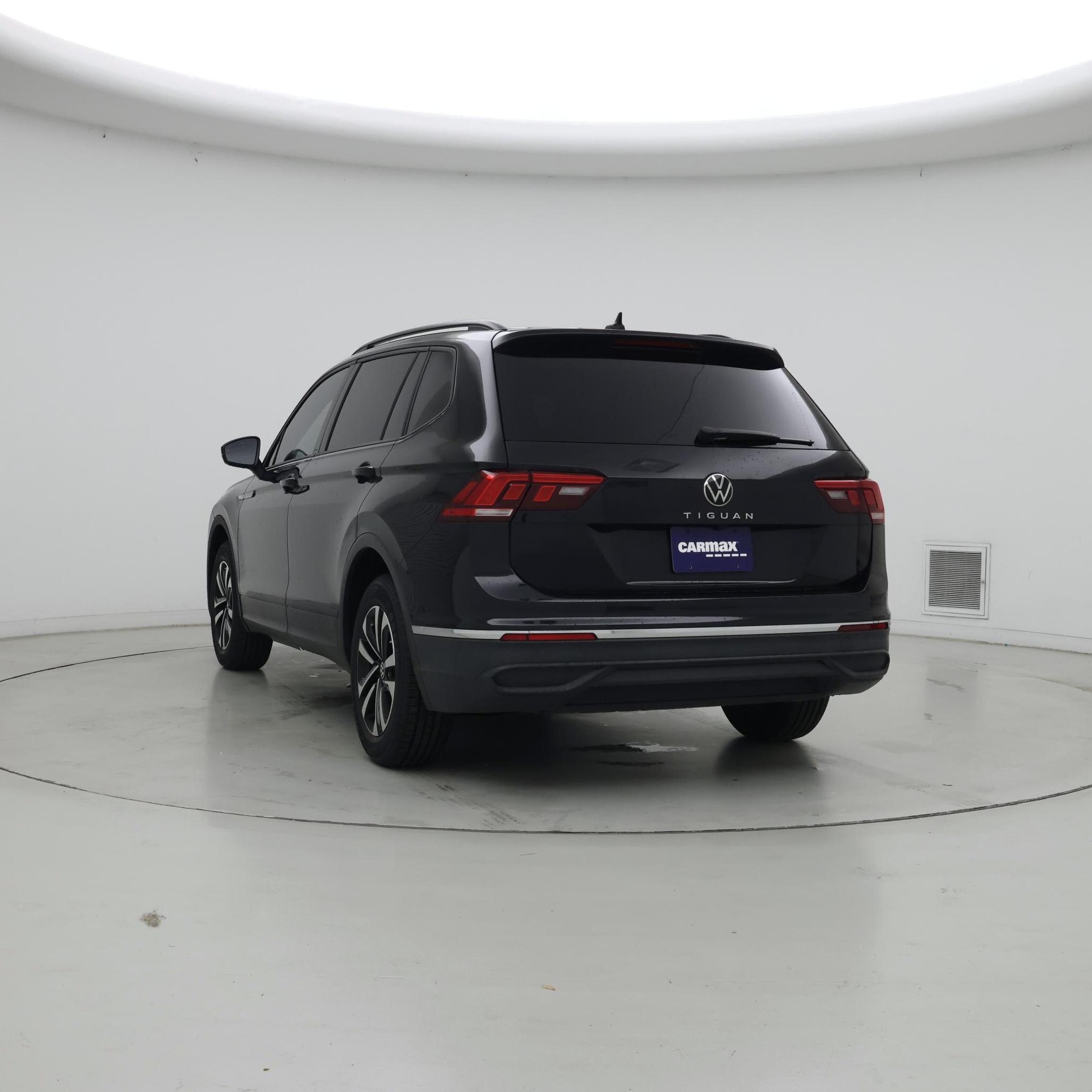Thumbnail: 2023 Volkswagen Tiguan - 2