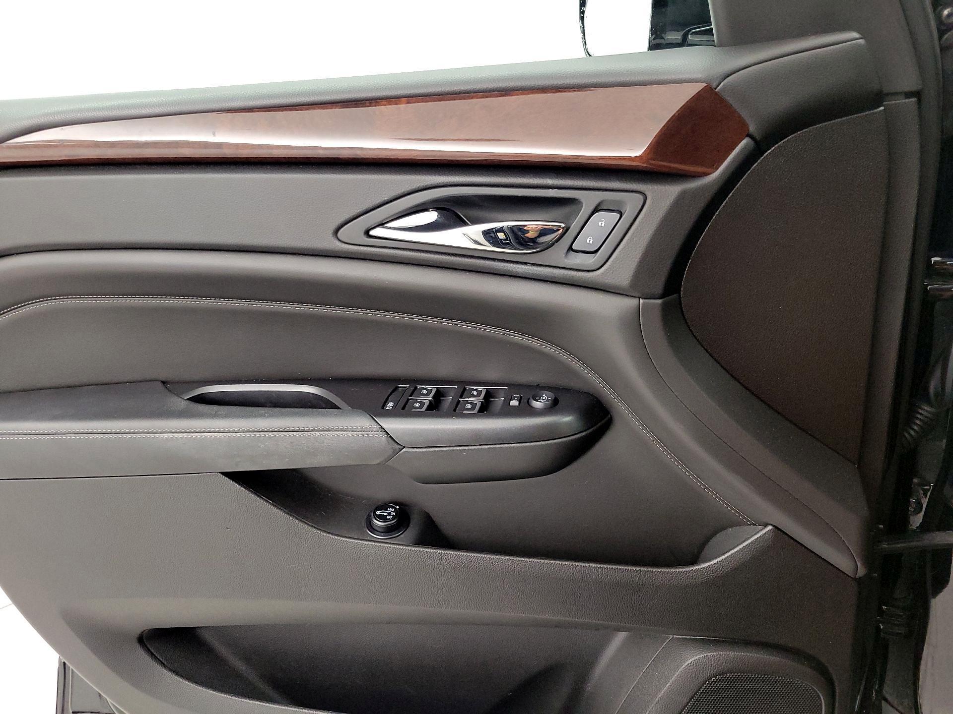 Thumbnail: 2016 Cadillac SRX - 12