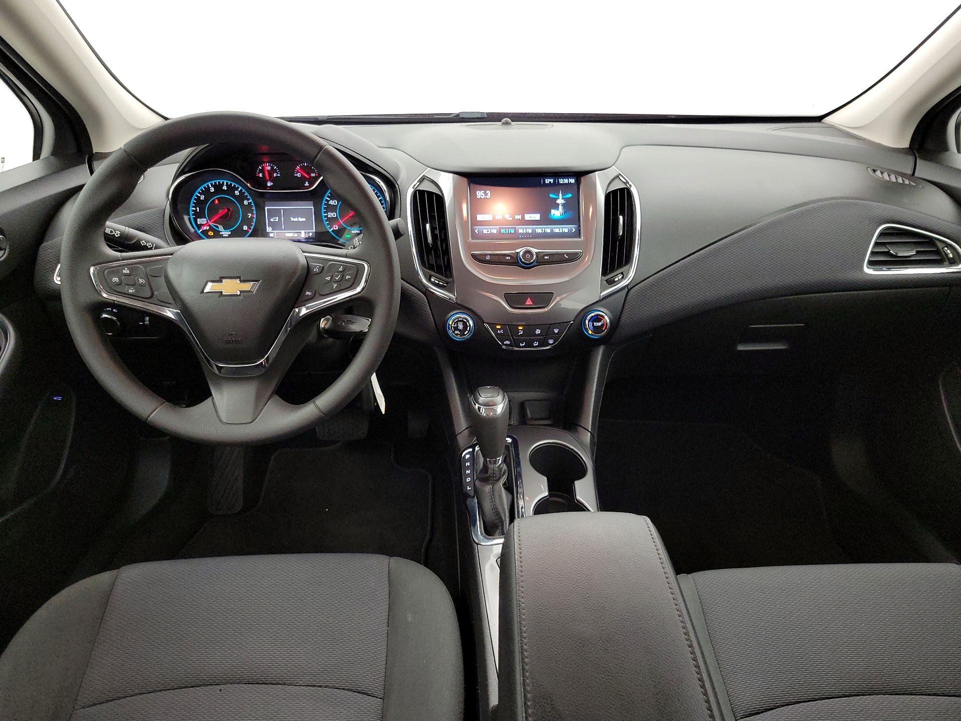 Thumbnail: 2018 Chevrolet Cruze - 9