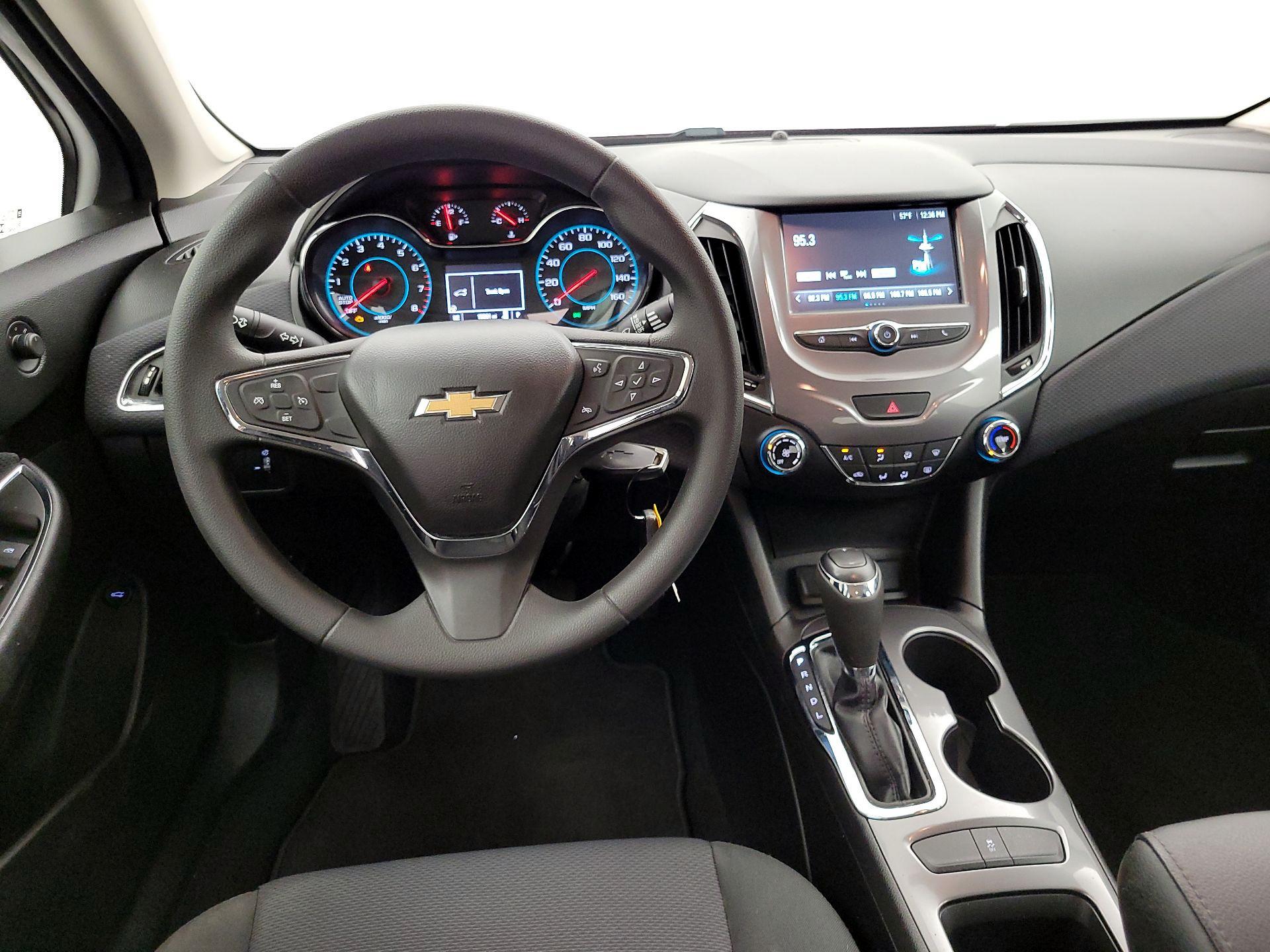 Thumbnail: 2018 Chevrolet Cruze - 10