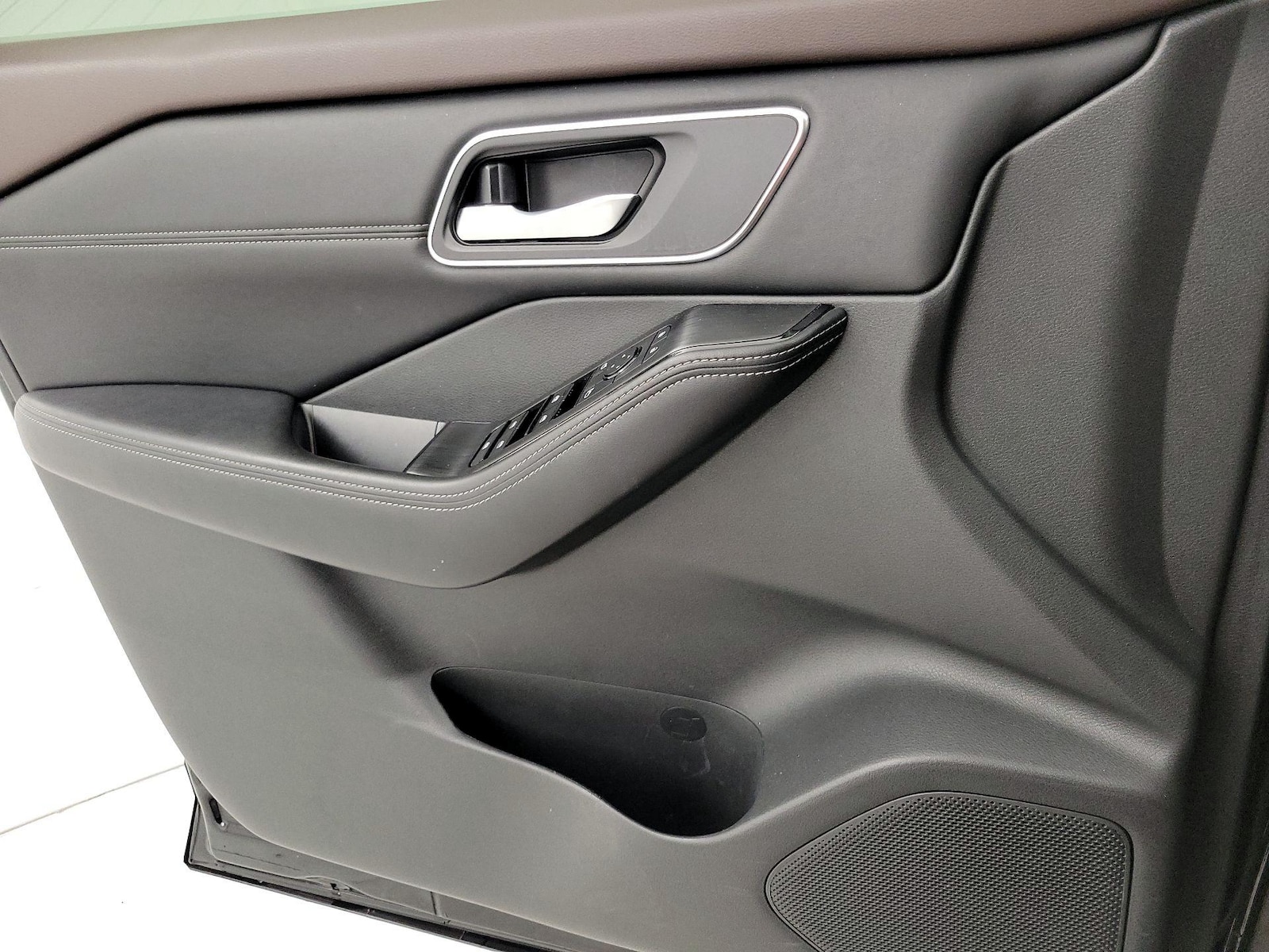2021 Nissan Rogue SV - Photo 13