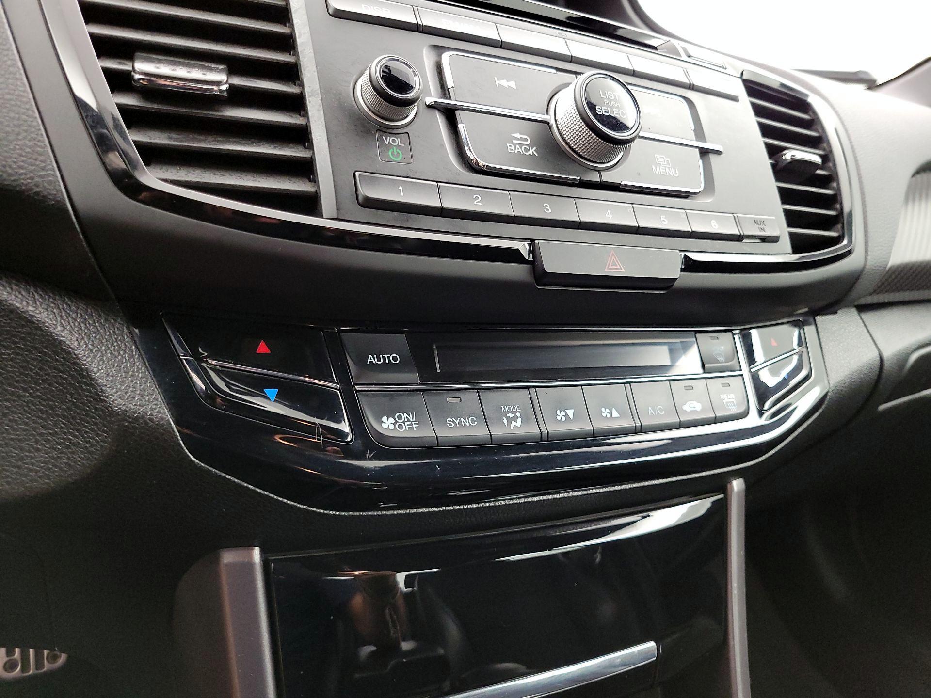 Thumbnail: 2016 Honda Accord - 16
