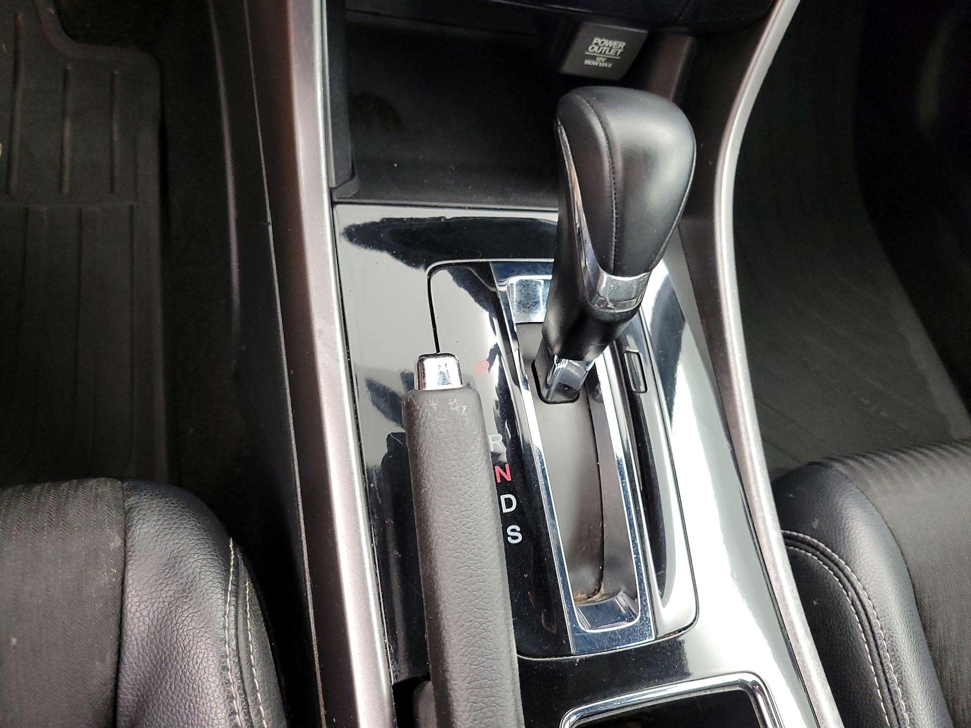 Thumbnail: 2016 Honda Accord - 17