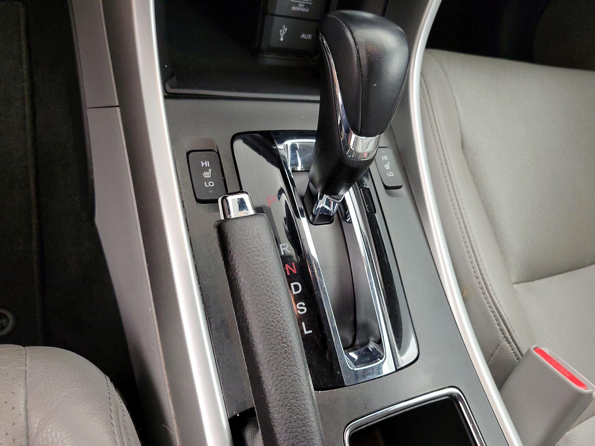 Thumbnail: 2015 Honda Accord - 17