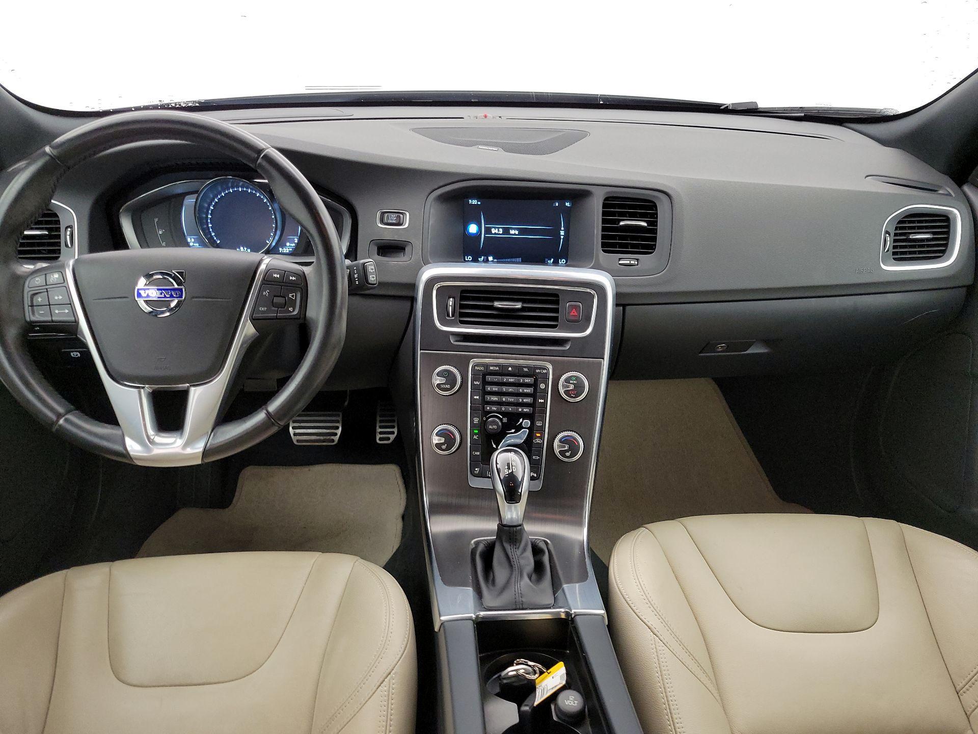 Thumbnail: 2016 Volvo V60 - 9