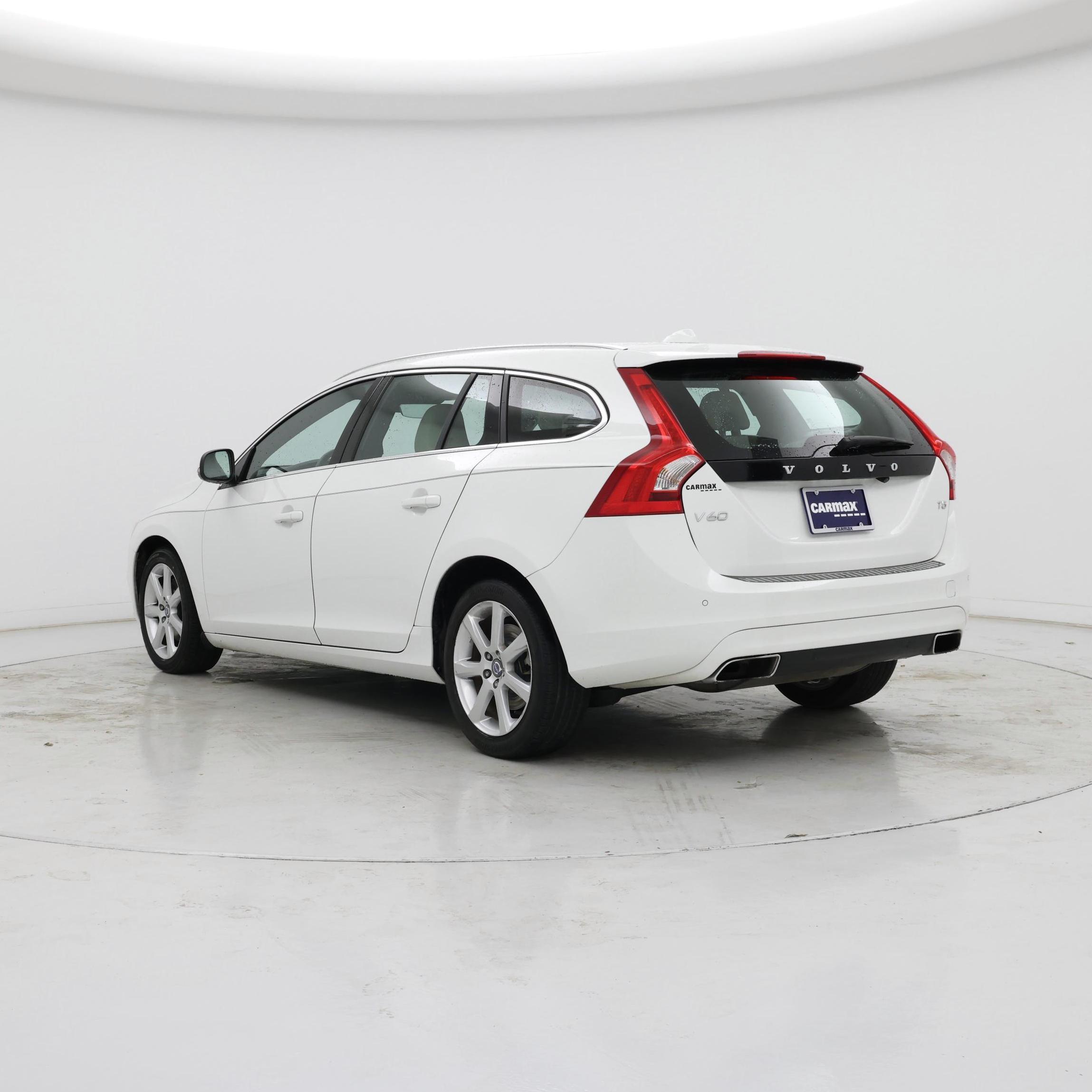 Thumbnail: 2016 Volvo V60 - 2