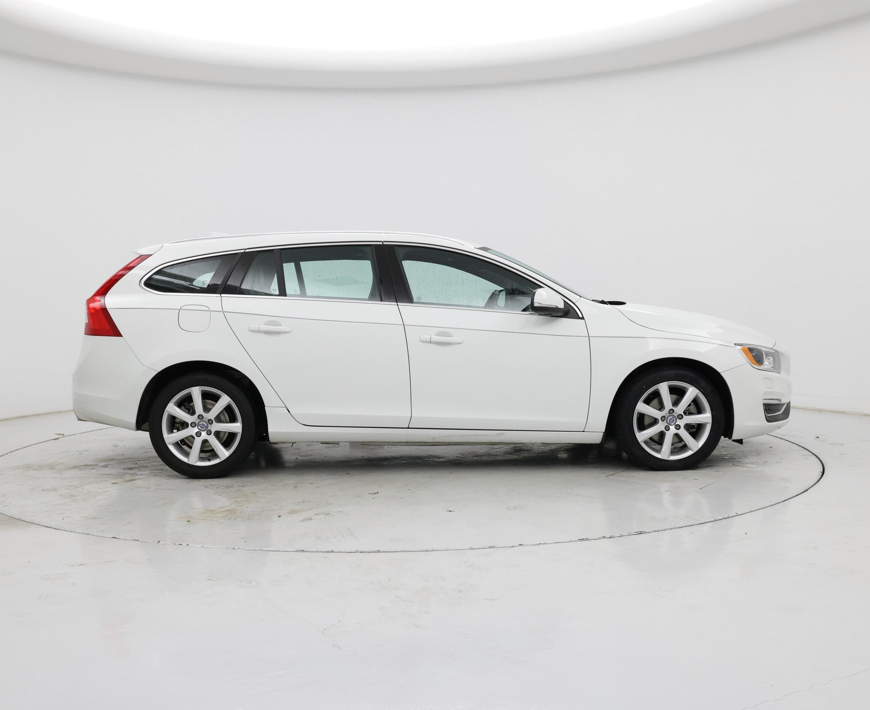 Thumbnail: 2016 Volvo V60 - 7