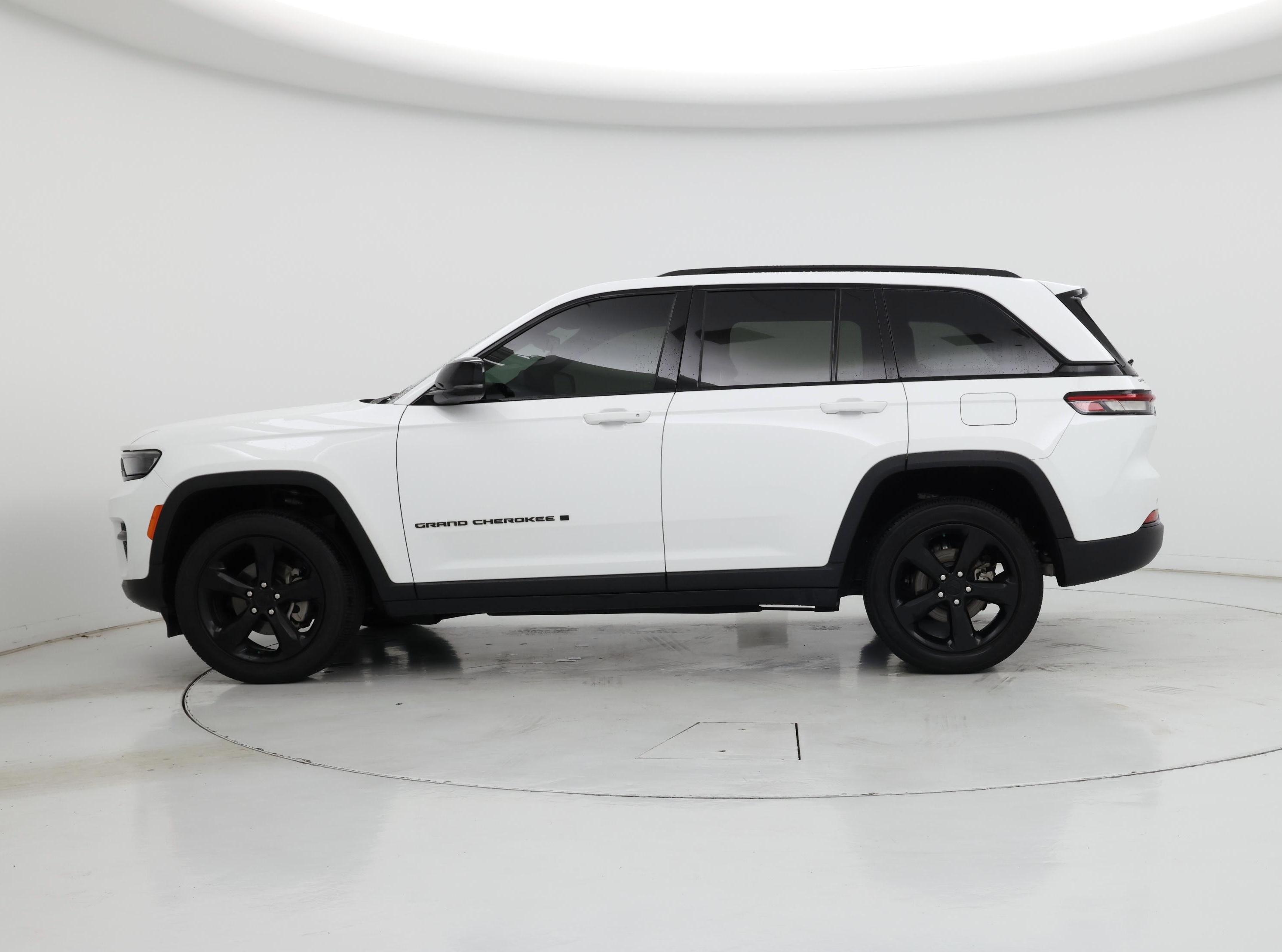 Thumbnail: 2023 Jeep Grand Cherokee - 3