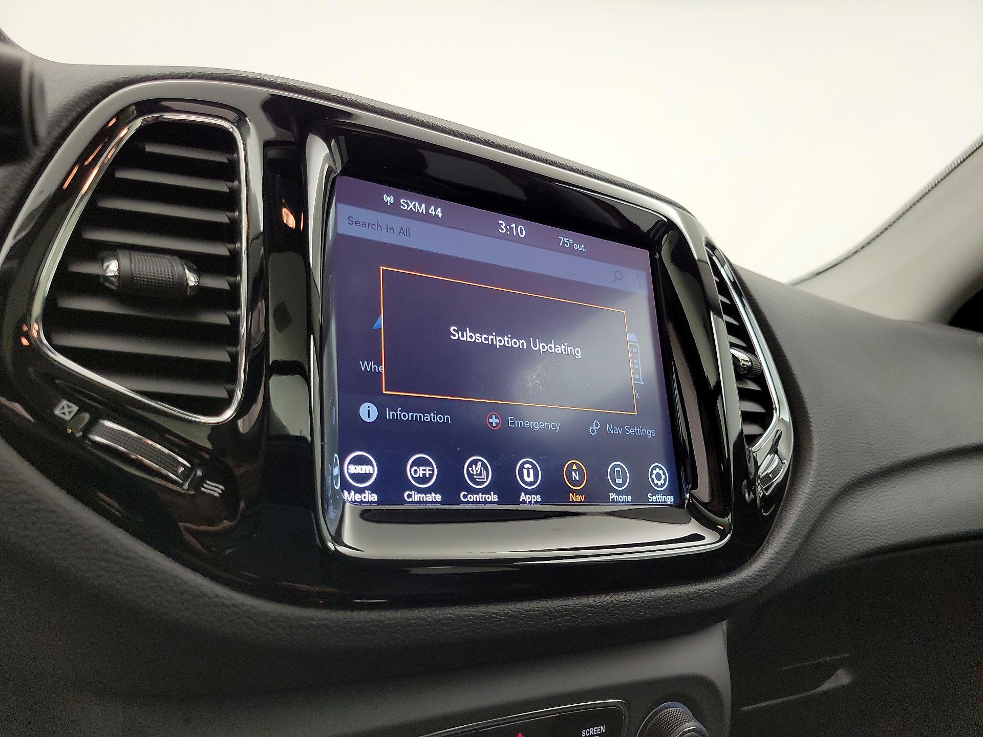 Thumbnail: 2020 Jeep Compass - 14