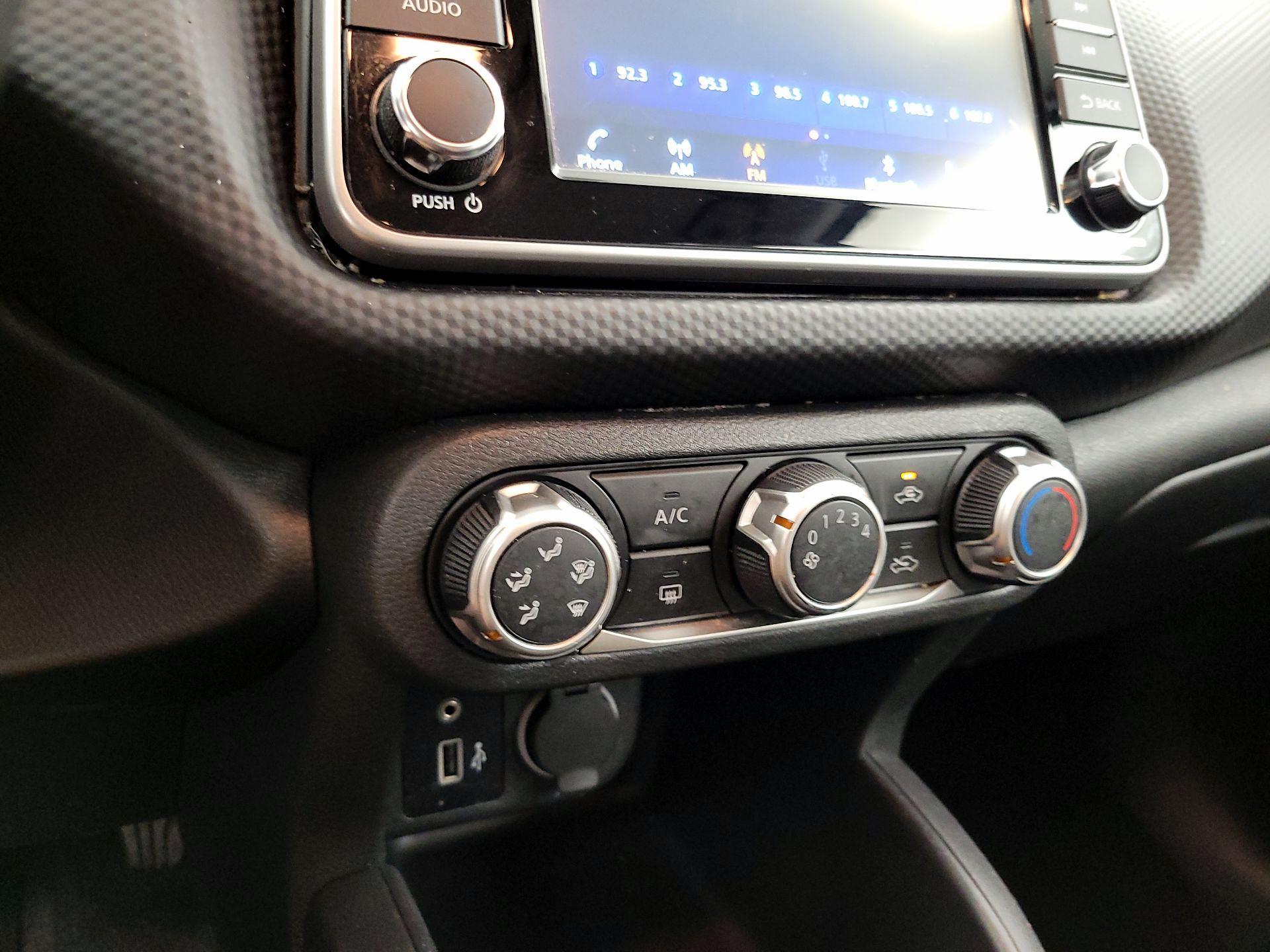 Thumbnail: 2021 Nissan Kicks - 16