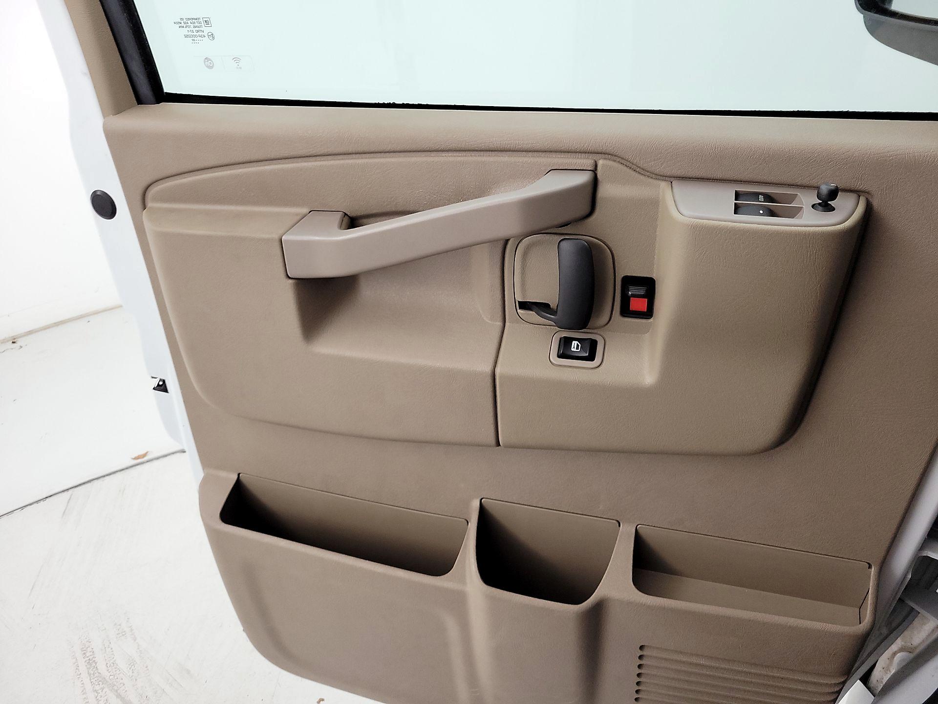 Thumbnail: 2022 GMC Savana - 12