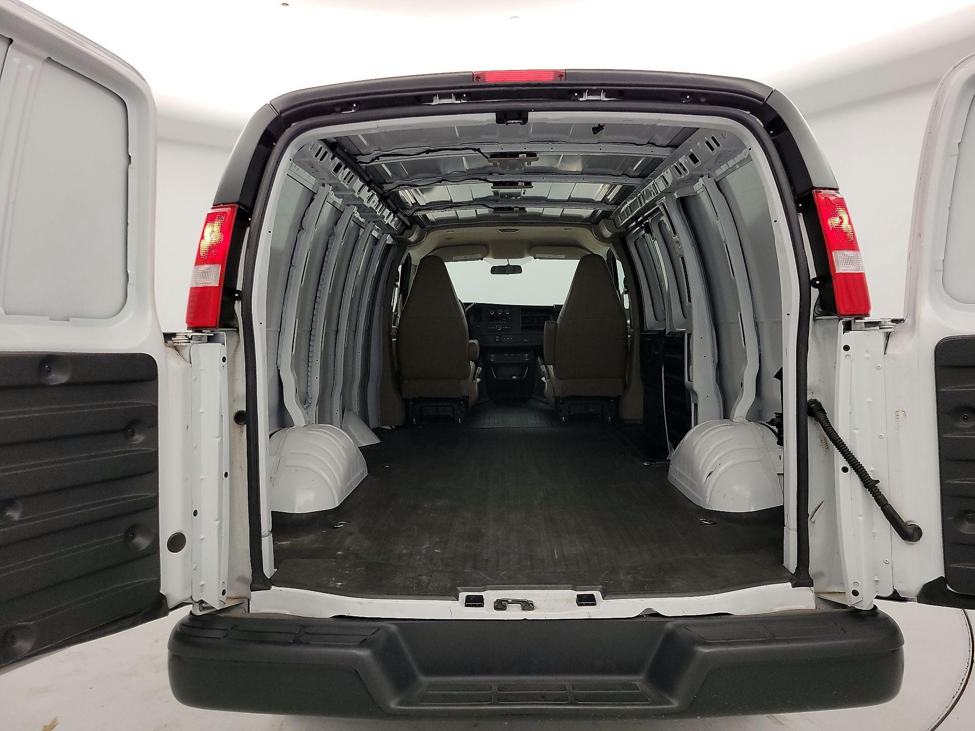 Thumbnail: 2022 GMC Savana - 19