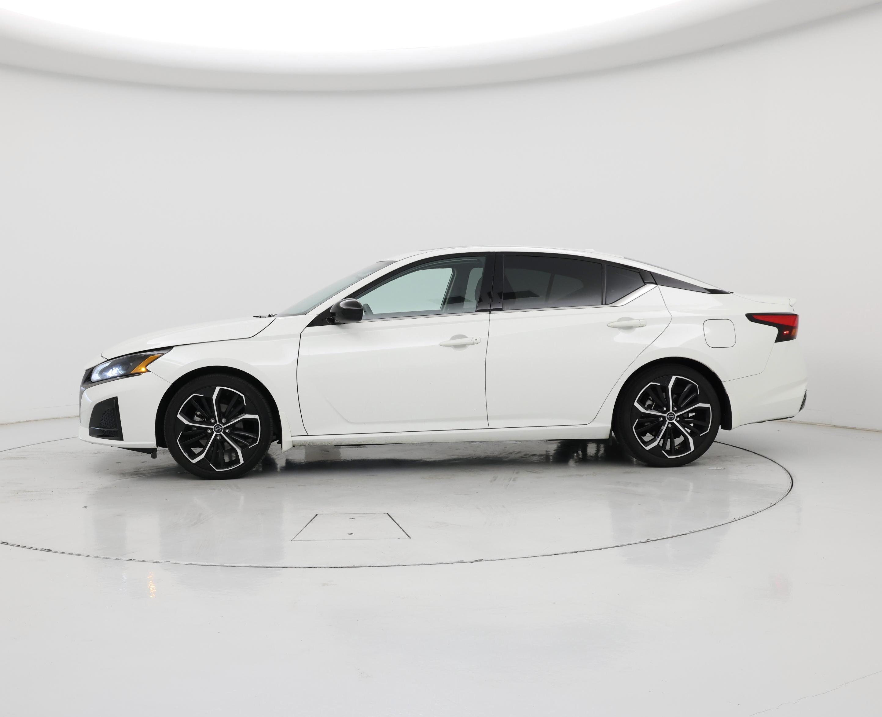 Thumbnail: 2023 Nissan Altima - 3