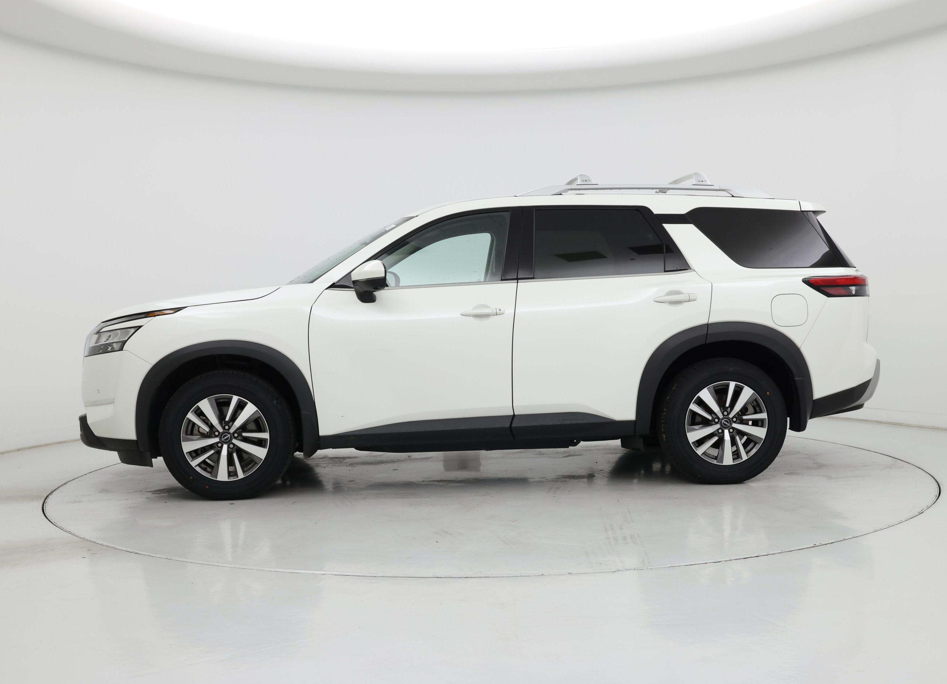 Thumbnail: 2022 Nissan Pathfinder - 3
