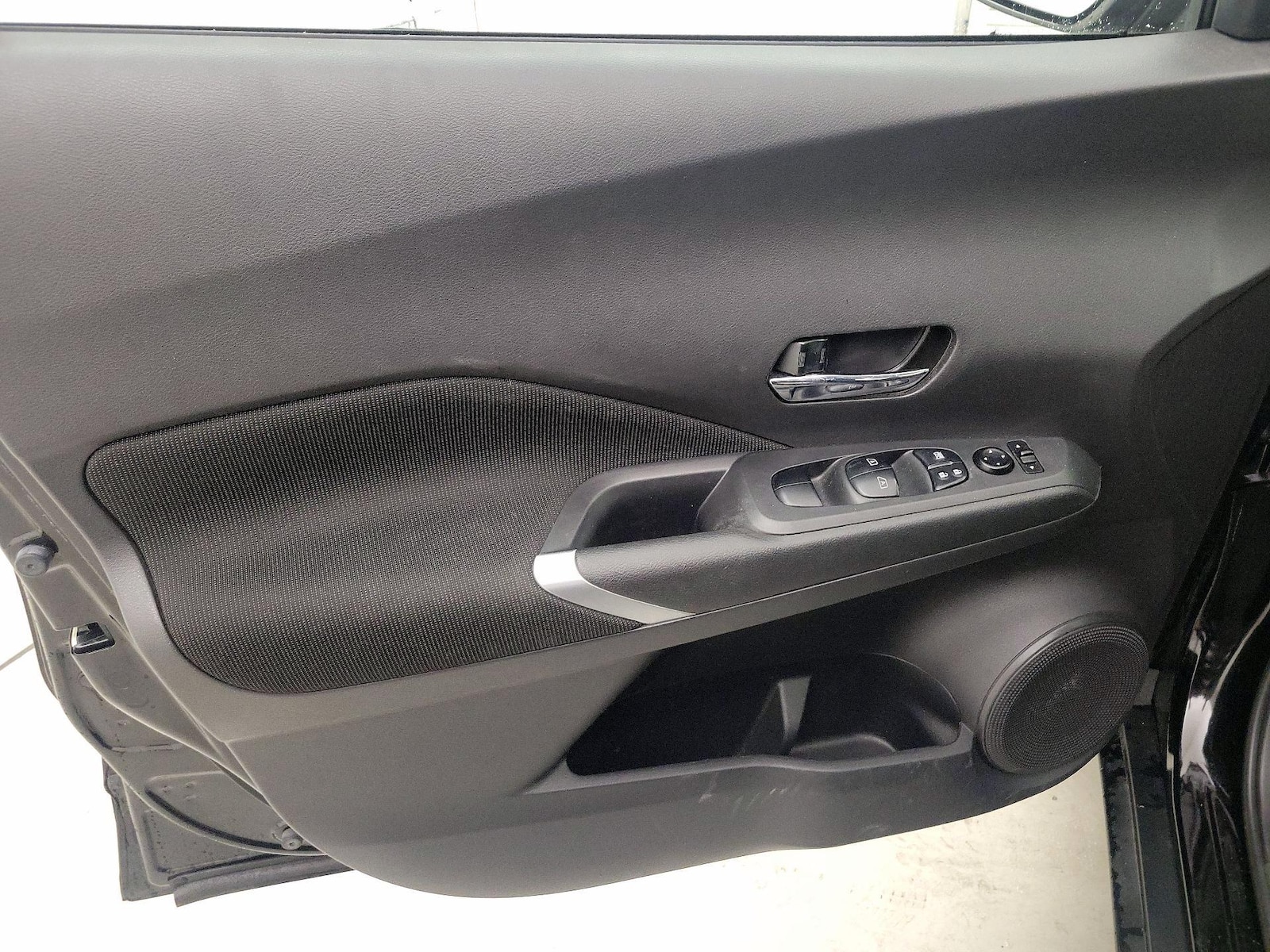 2021 Nissan Kicks SV - Photo 13