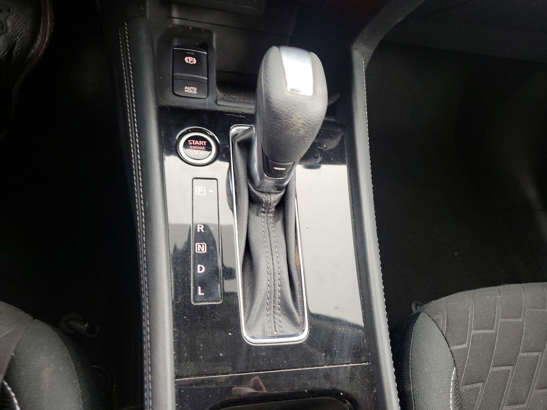 Thumbnail: 2021 Nissan Kicks - 17