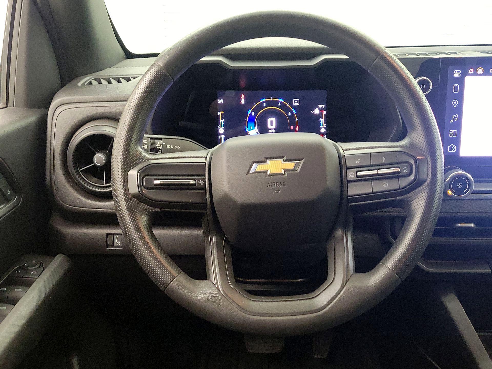 Thumbnail: 2023 Chevrolet Colorado - 10