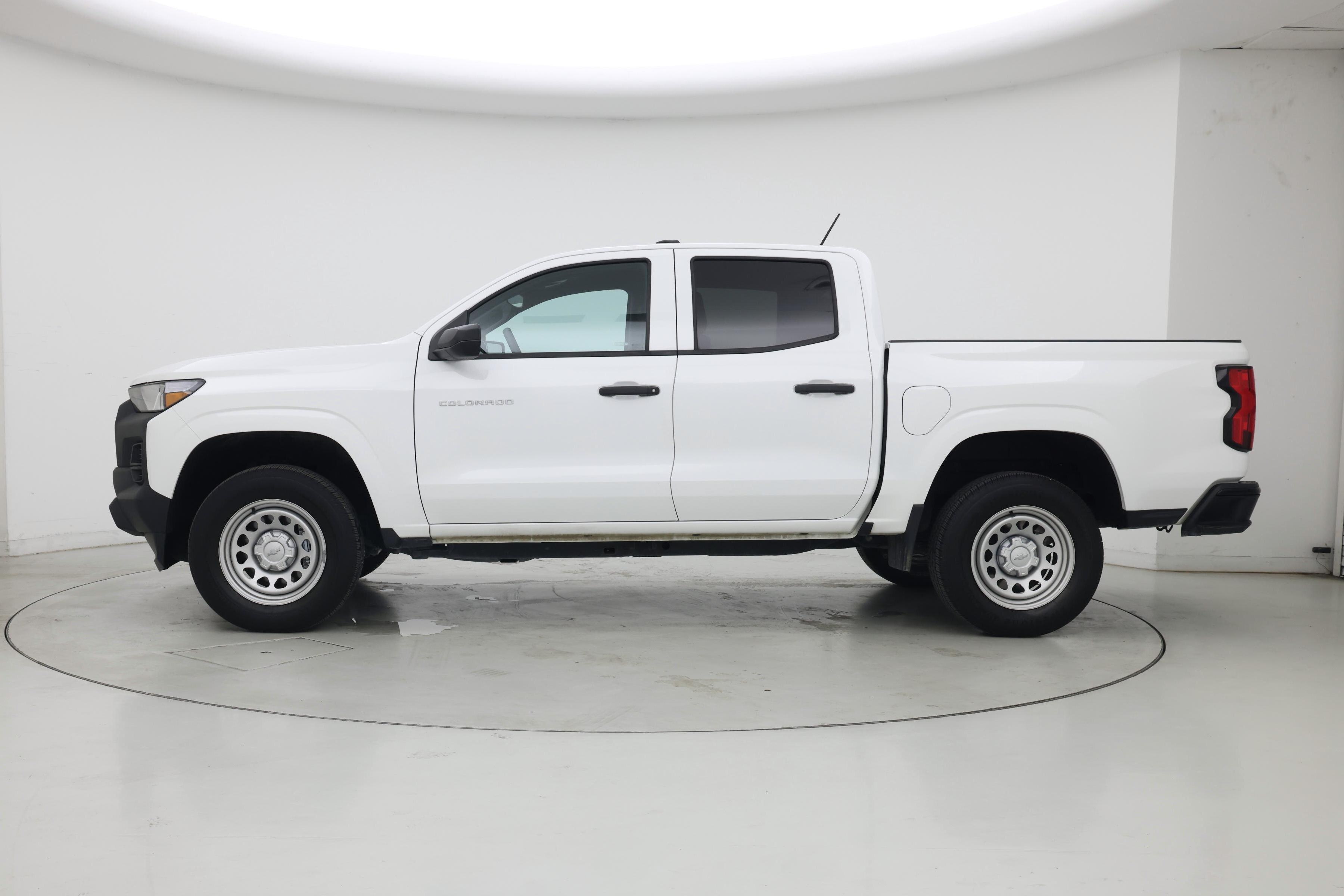 Thumbnail: 2023 Chevrolet Colorado - 3