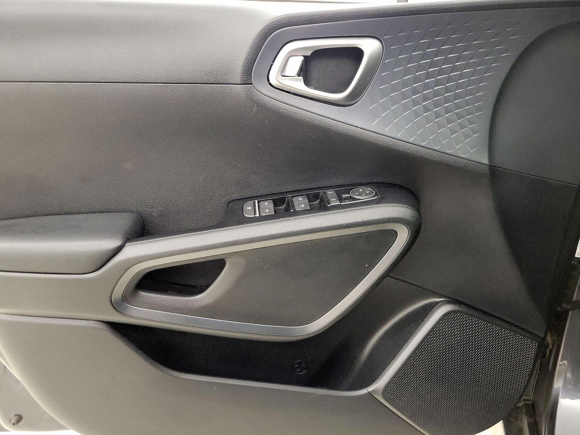 Thumbnail: 2020 Kia Soul - 12
