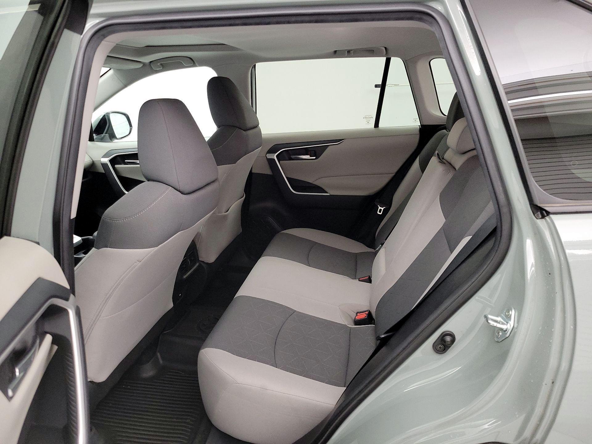 Thumbnail: 2021 Toyota RAV4 - 20