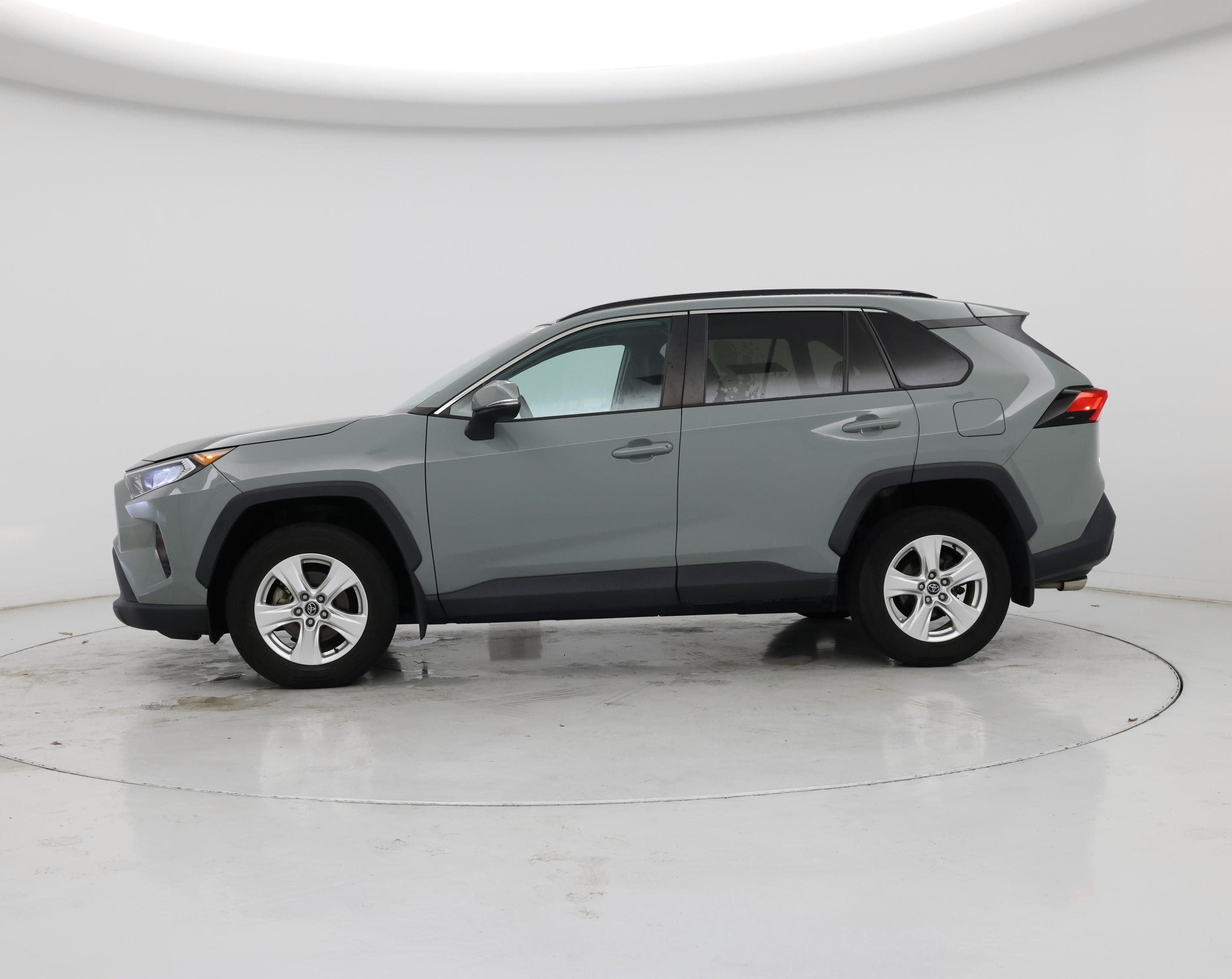 Thumbnail: 2021 Toyota RAV4 - 3