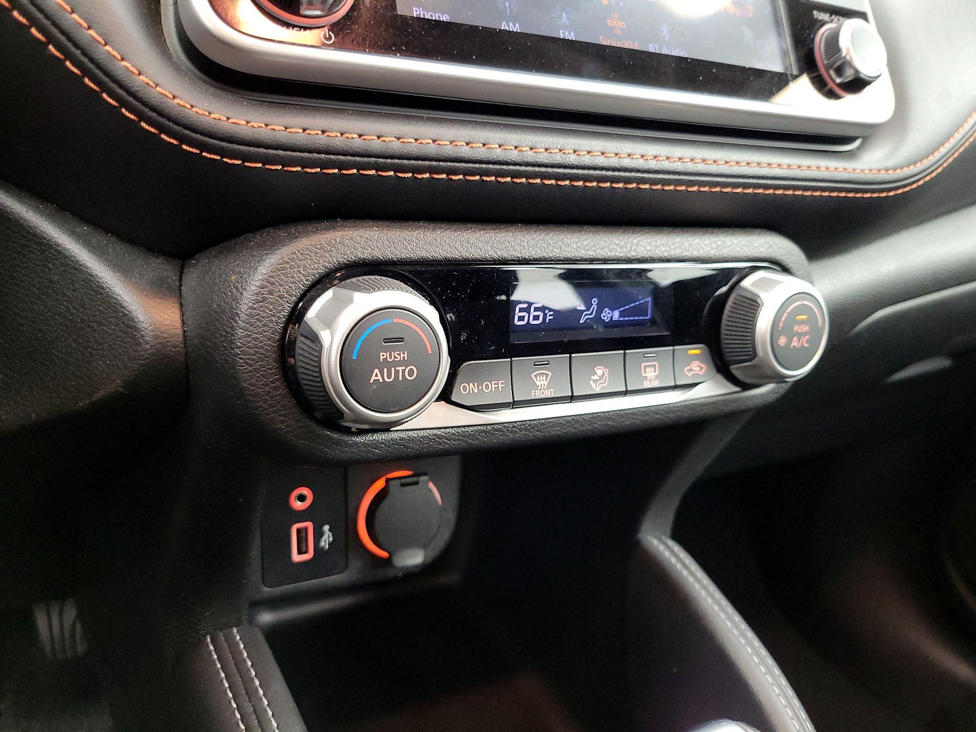 Thumbnail: 2019 Nissan Kicks - 16
