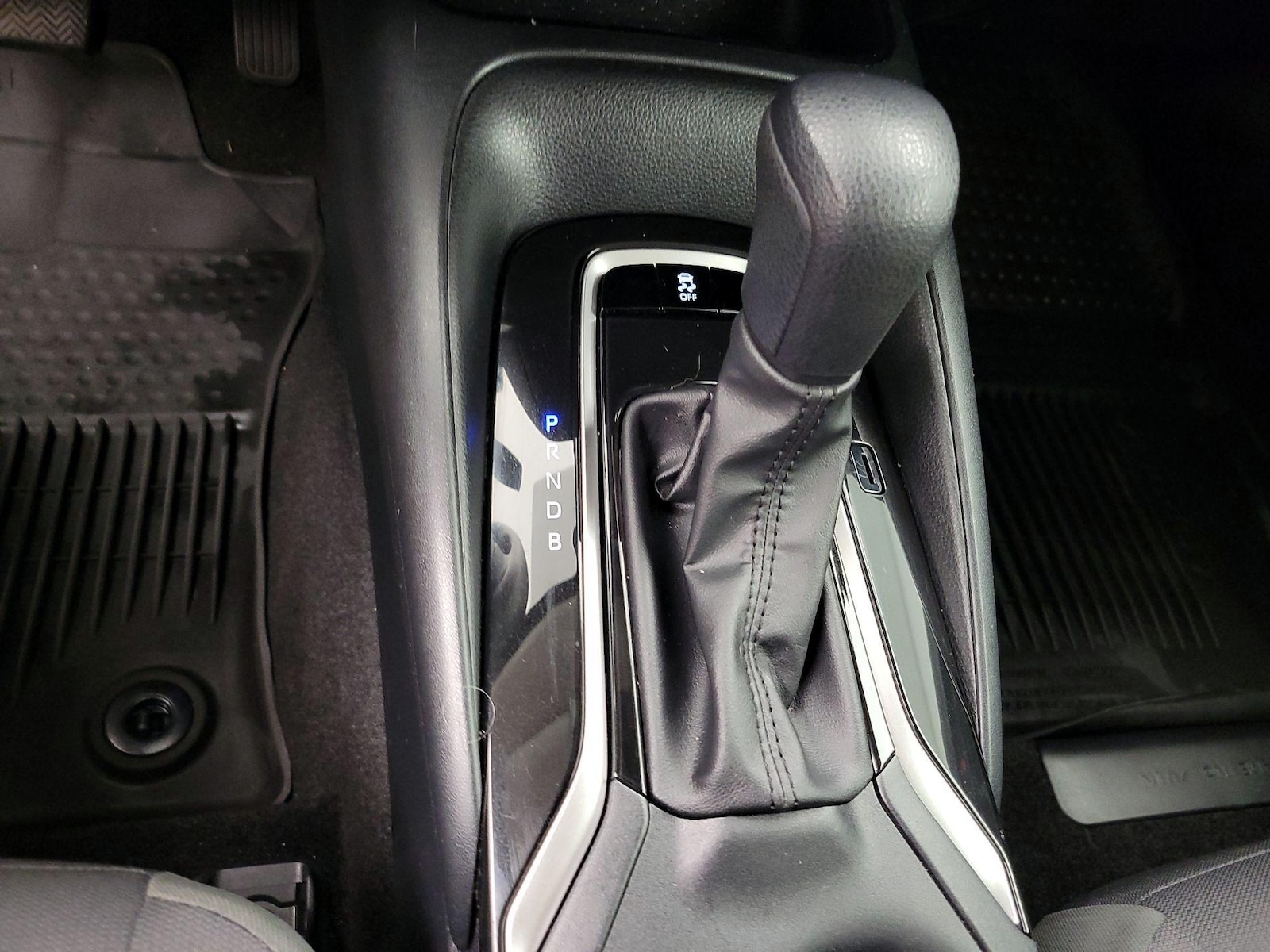 2023 Toyota Corolla LE - Photo 18