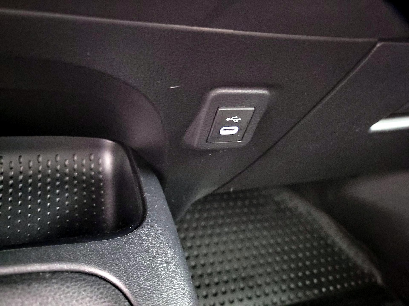 2023 Toyota Corolla LE - Photo 19