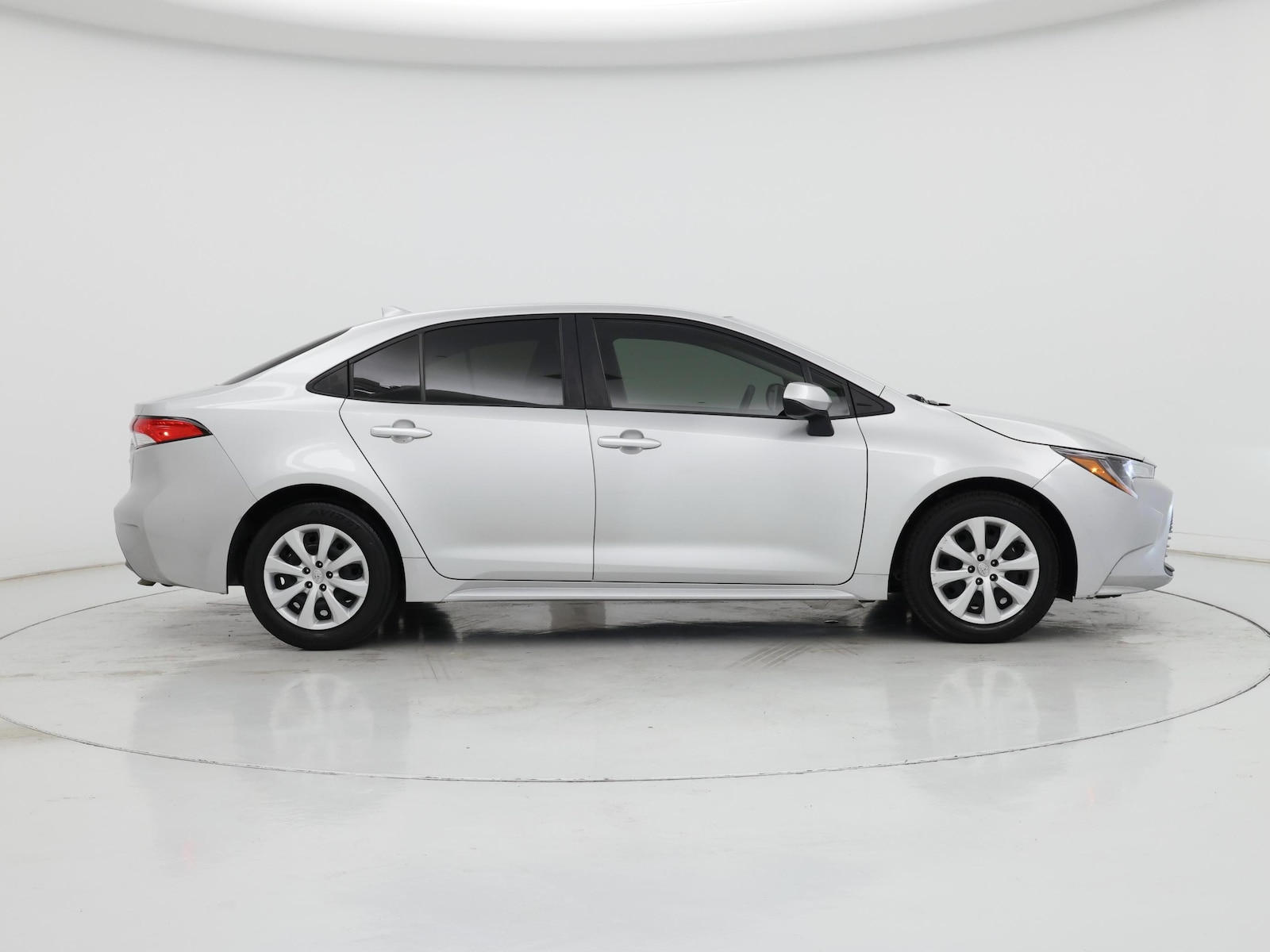 2023 Toyota Corolla LE - Photo 8