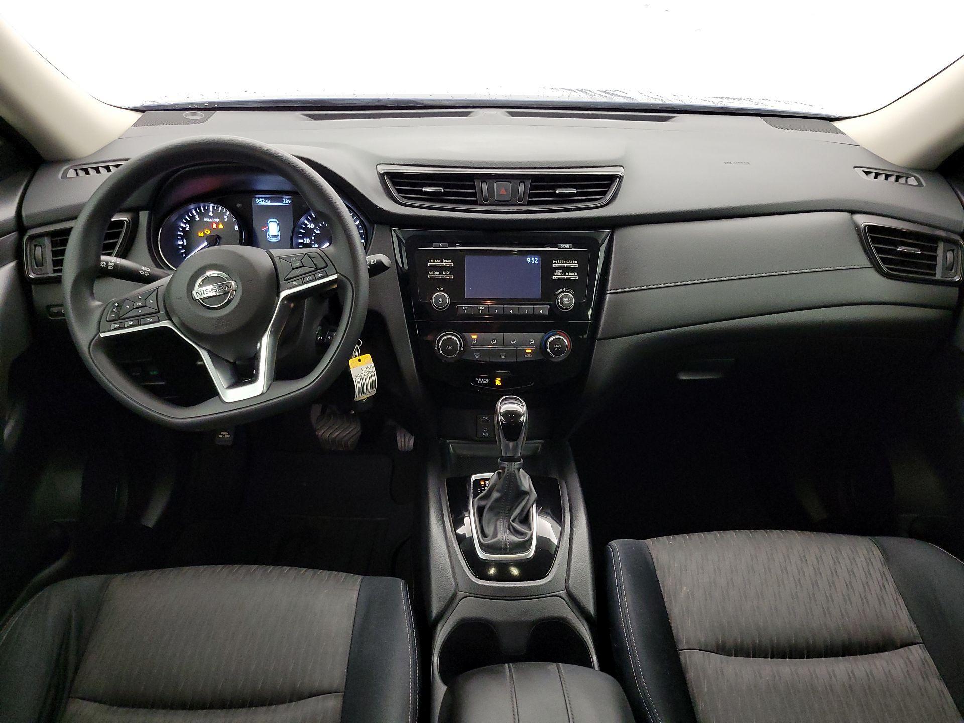 Thumbnail: 2017 Nissan Rogue - 9