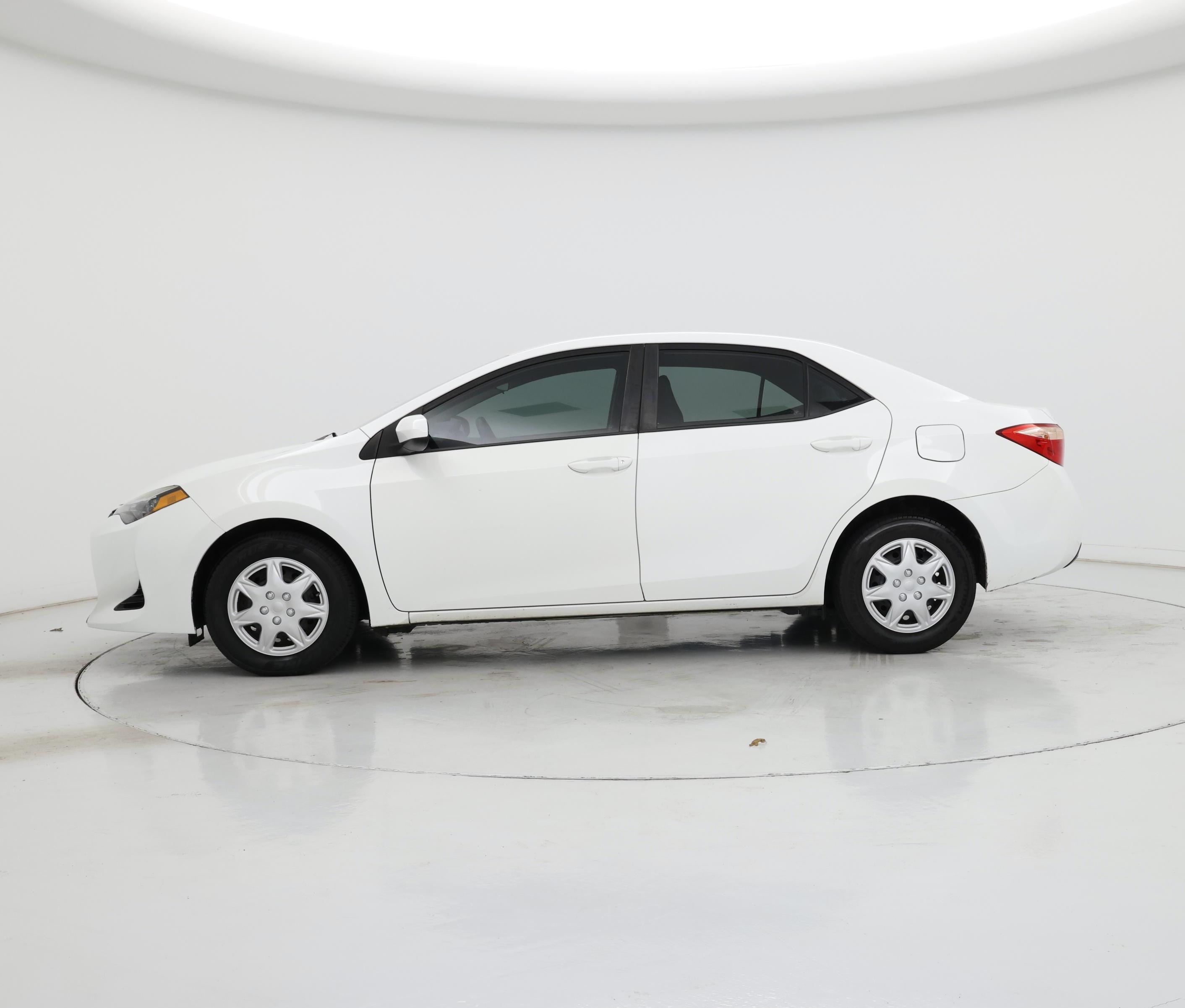 Thumbnail: 2018 Toyota Corolla - 3