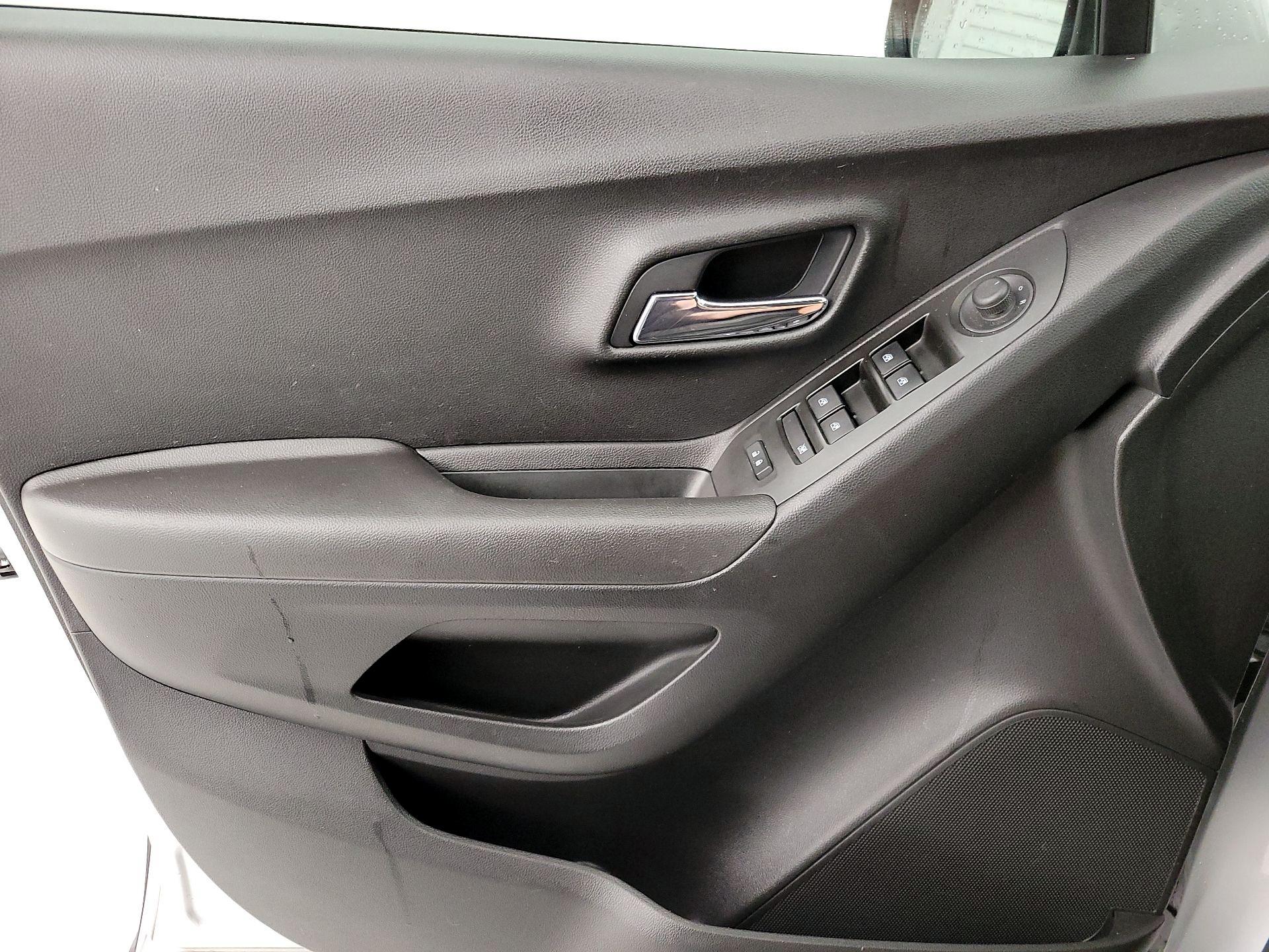 Thumbnail: 2019 Chevrolet Trax - 12