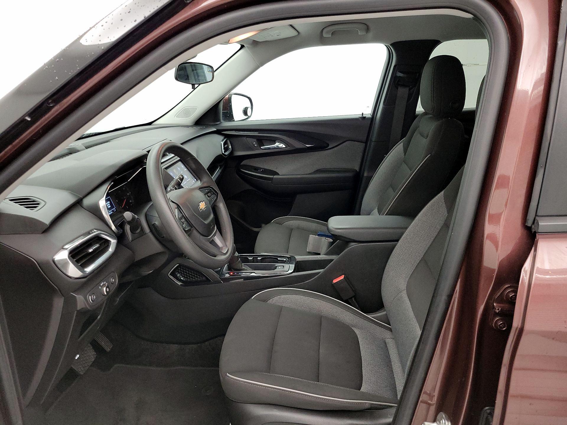 Thumbnail: 2023 Chevrolet TrailBlazer - 11