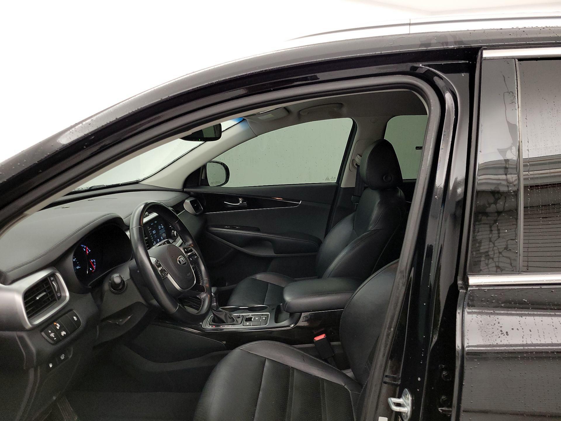 Thumbnail: 2017 Kia Sorento - 11