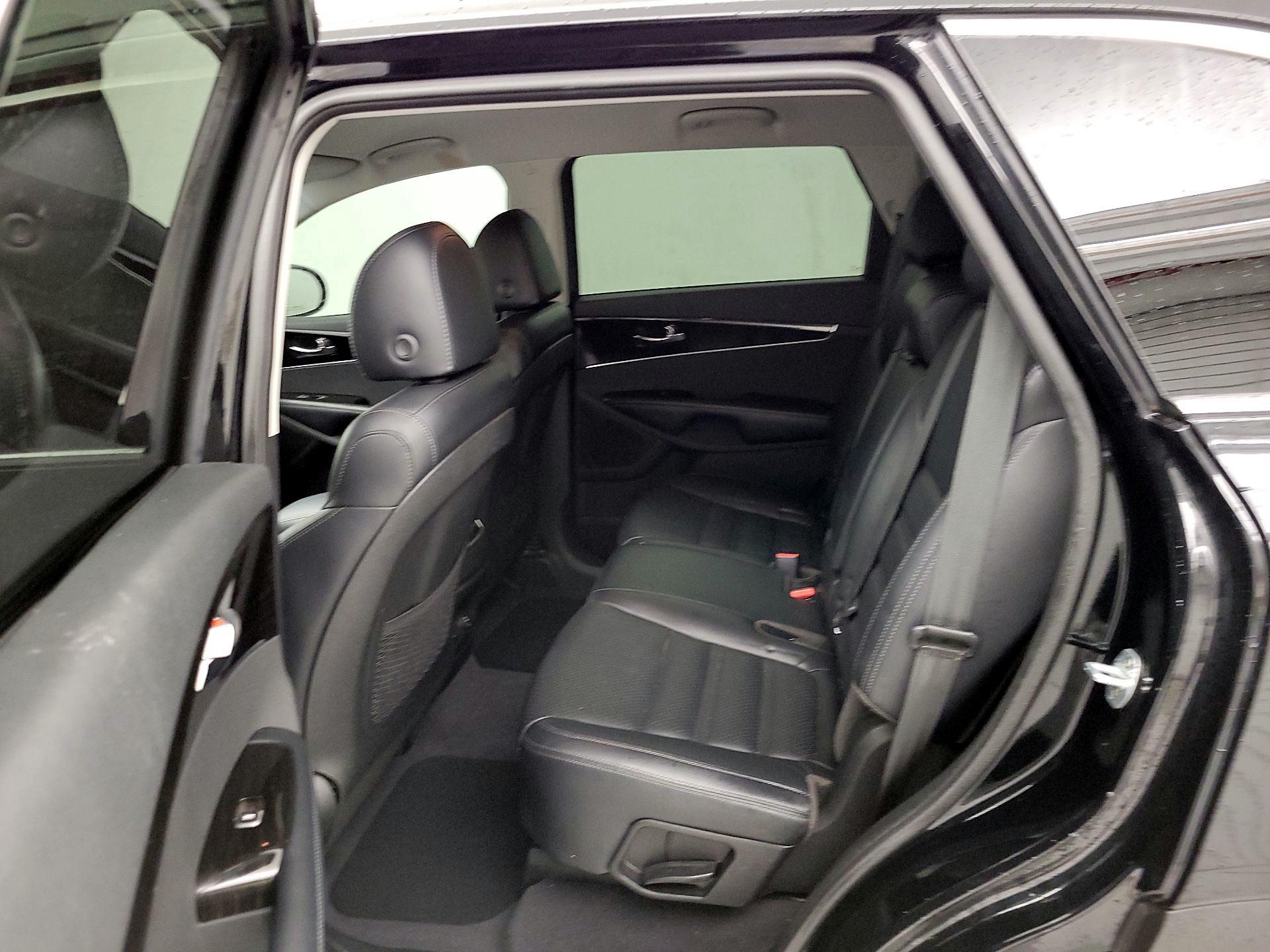Thumbnail: 2017 Kia Sorento - 19