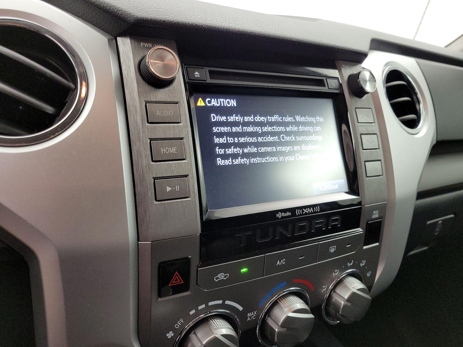 2018 Toyota Tundra SR5 - Photo 16