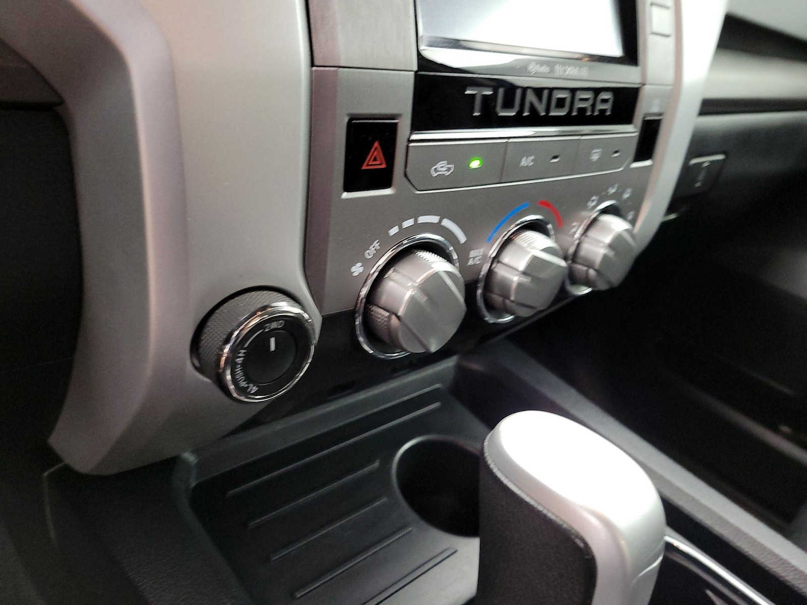 2018 Toyota Tundra SR5 - Photo 17