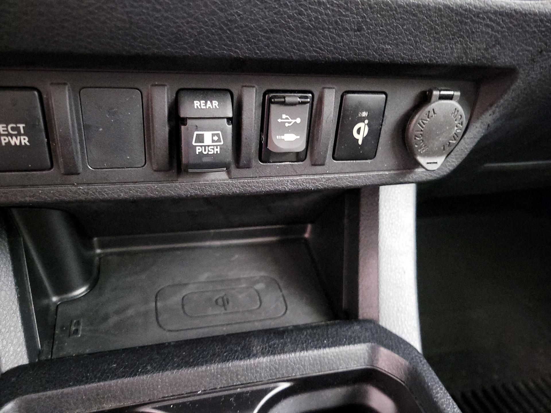 Thumbnail: 2019 Toyota Tacoma - 18