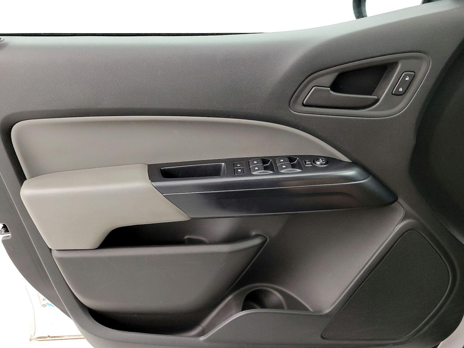 2022 Chevrolet Colorado Work Truck - Photo 13