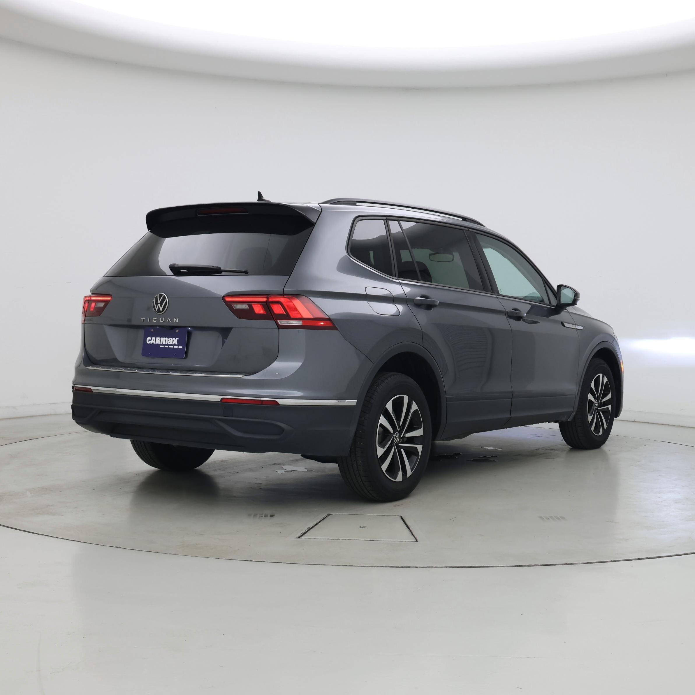 Thumbnail: 2023 Volkswagen Tiguan - 8