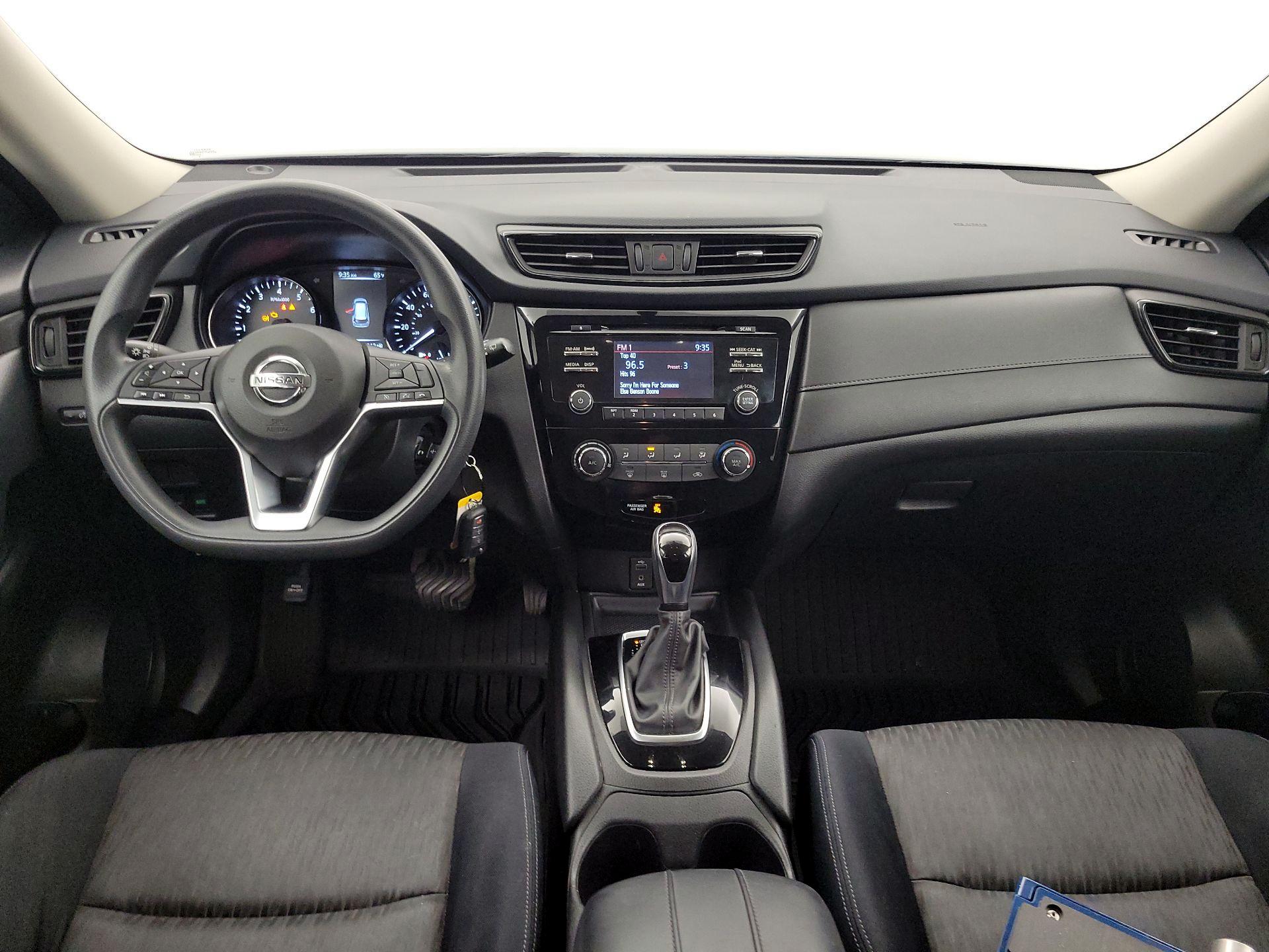 Thumbnail: 2017 Nissan Rogue - 9