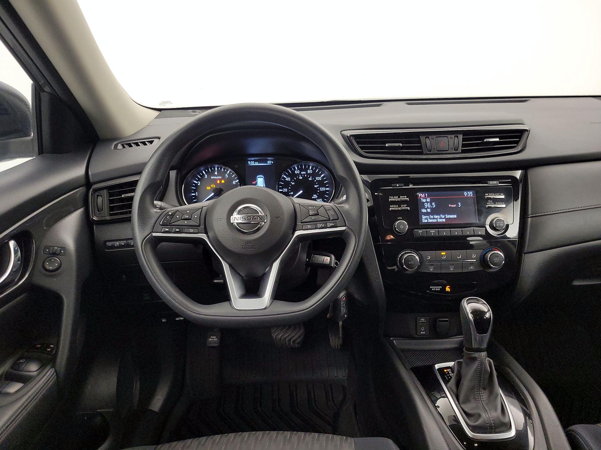 Thumbnail: 2017 Nissan Rogue - 10