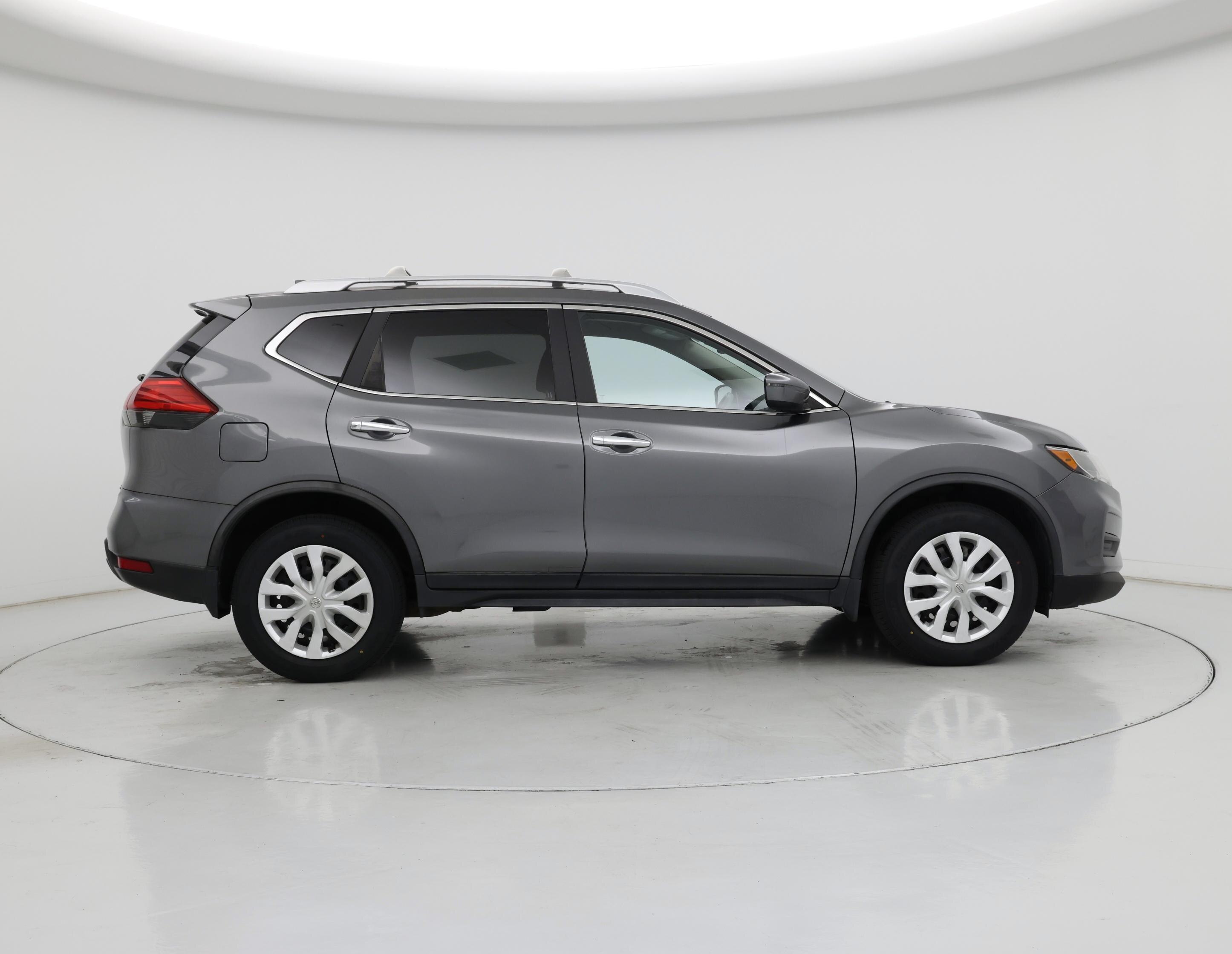 Thumbnail: 2017 Nissan Rogue - 7