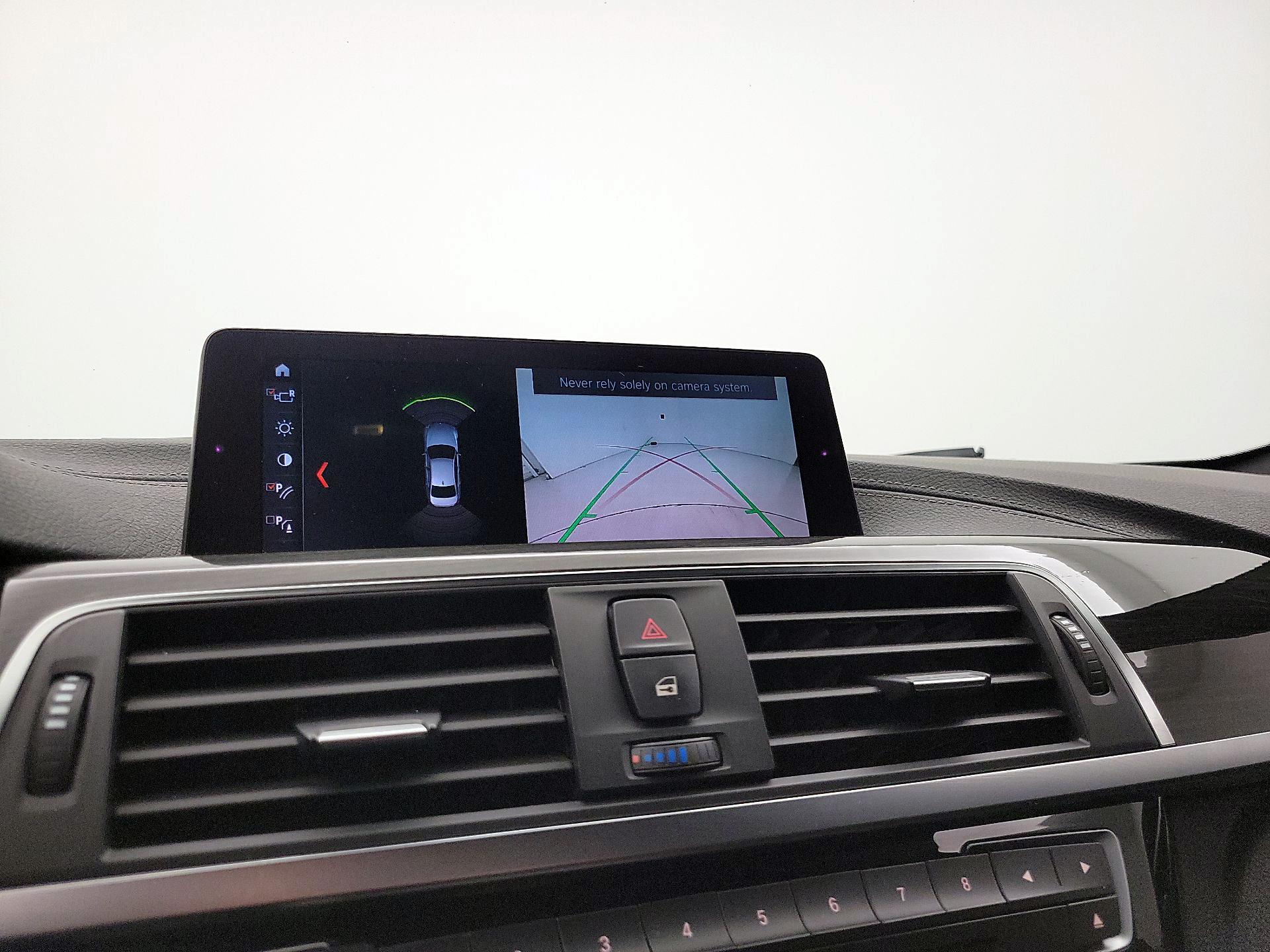 Thumbnail: 2018 BMW 3 Series - 15