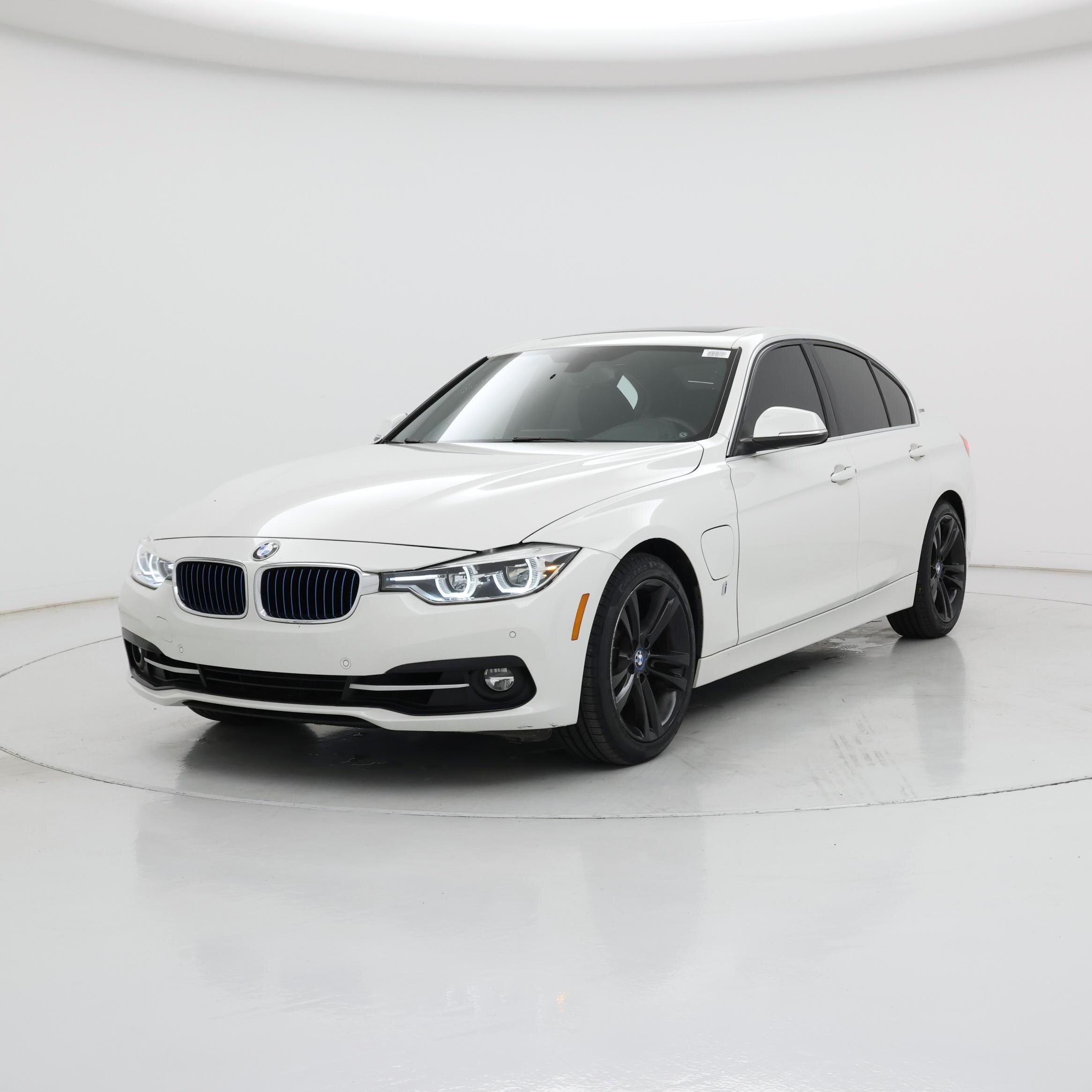 Thumbnail: 2018 BMW 3 Series - 4
